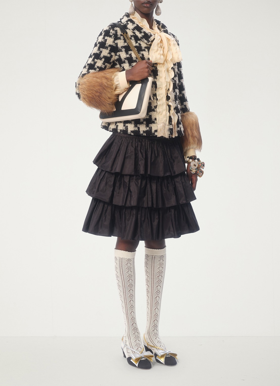 Valentino Garavani Viva Superstar Small schoudertas van lamsleer - detail 8 gebroken wit