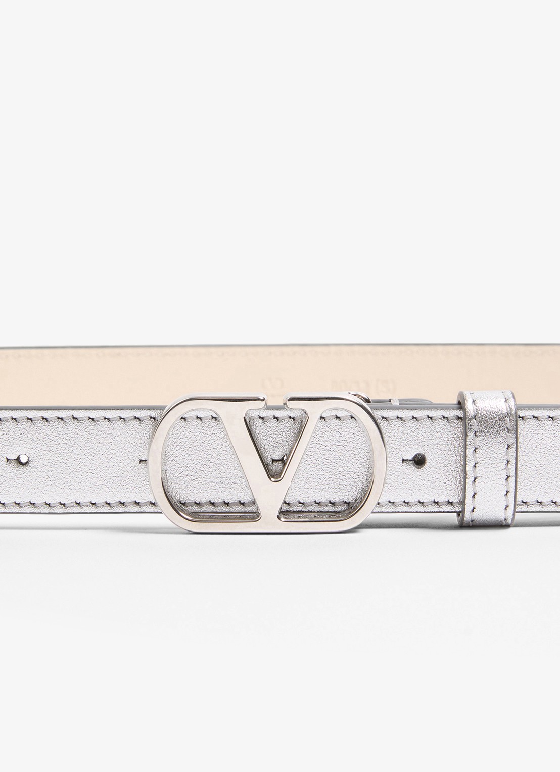 Valentino Garavani VLogo Signature riem van kalfsleer met metallic finish - detail 2 zilver