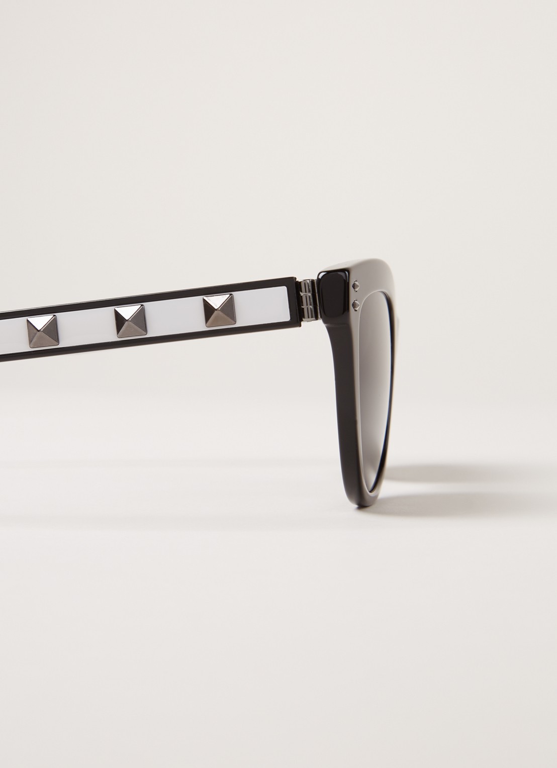 Valentino Zonnebril VA4049  - detail 3 zwart
