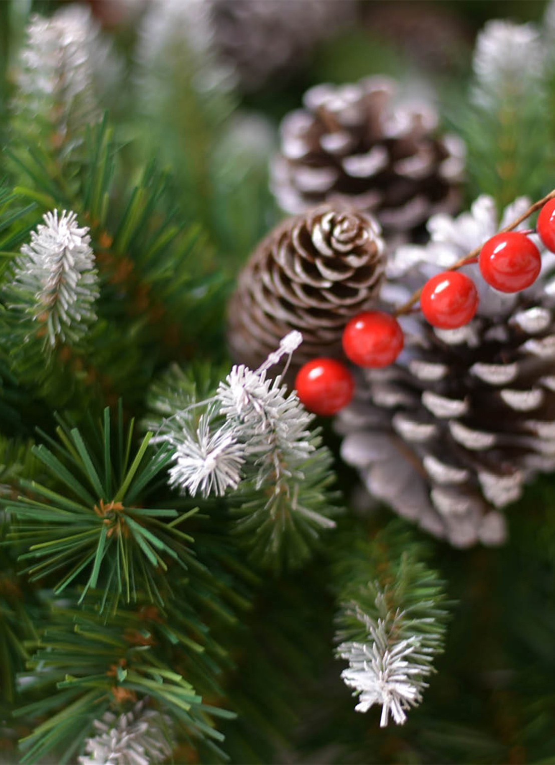 Van Der Gucht Frosted Berry kerstguirlande 274 cm - achterkant 3 groen