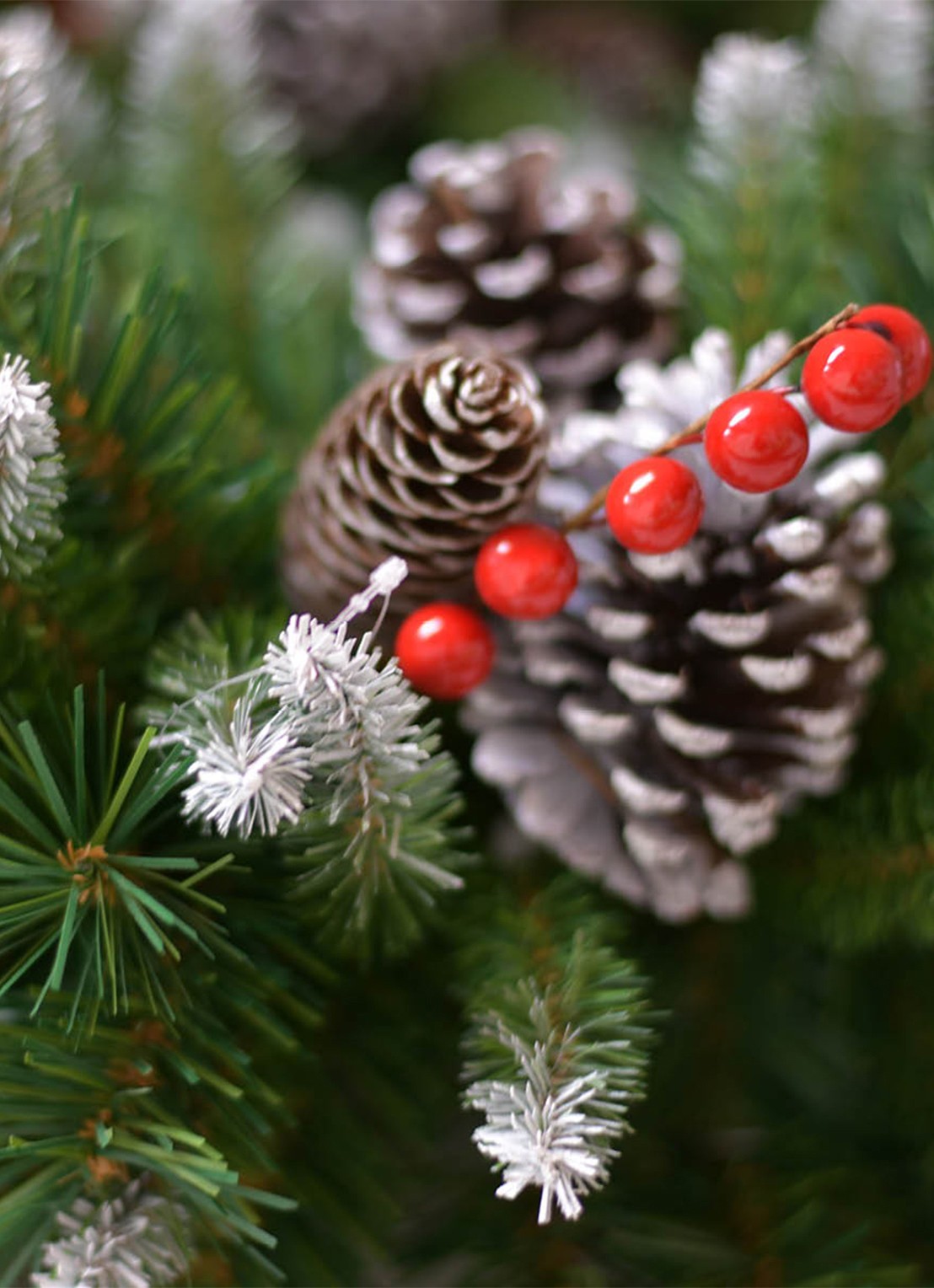 Van Der Gucht Frosted Berry kerstkrans 50 cm - voorkant 3 groen