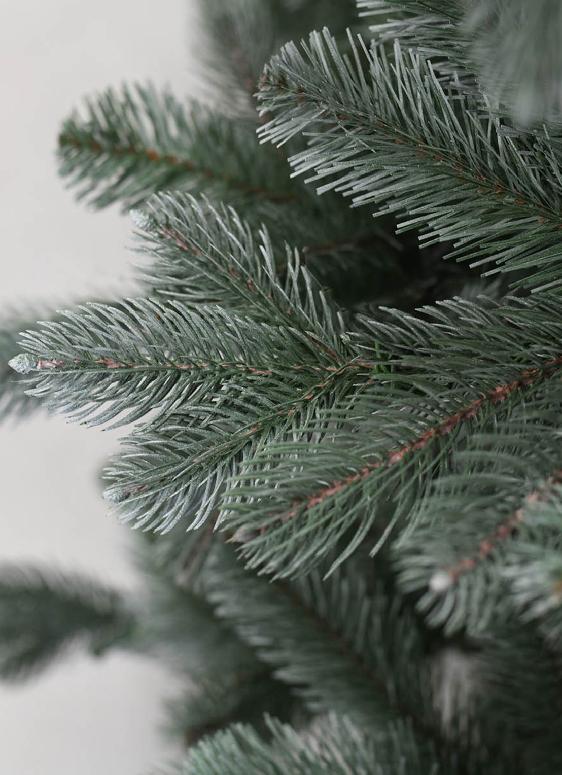 Van Der Gucht Frosted Colorado kunstkerstboom 228 cm - achterkant groen