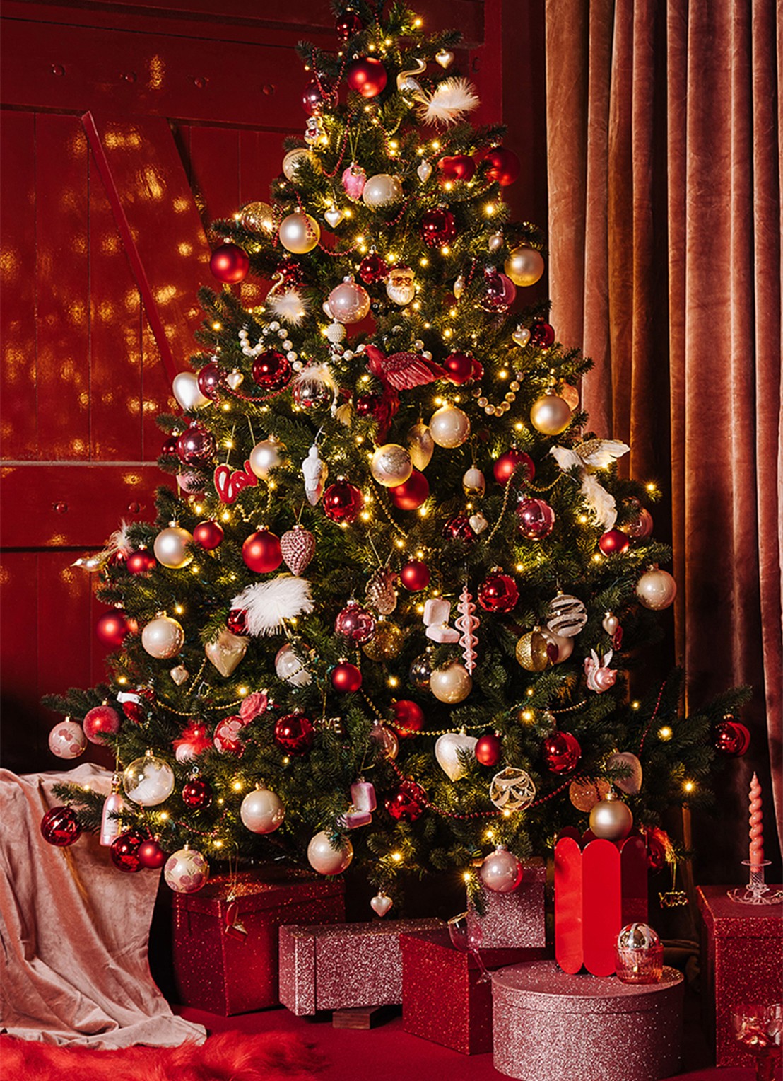 Van Der Gucht Kentucky Deluxe kunstkerstboom 228 cm - voorkant 2 groen