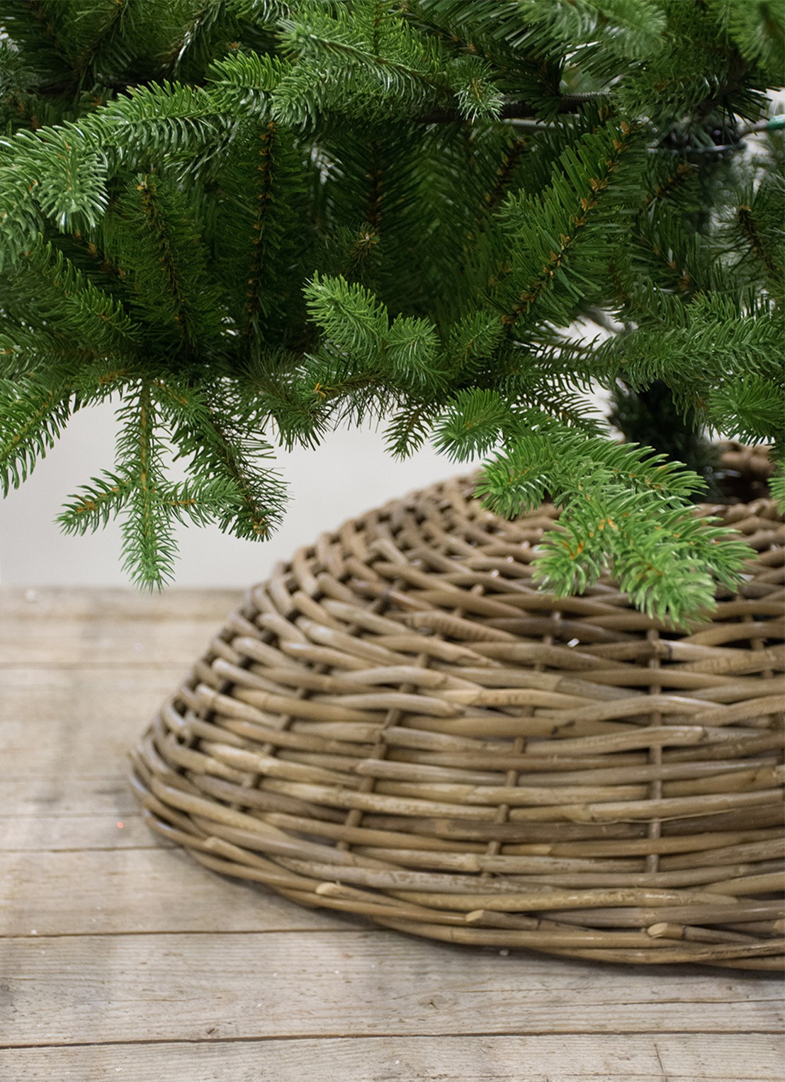 Van Der Gucht Nordic Kobo kerstboomrok van rotan Ø87 cm - voorkant 2 bruin