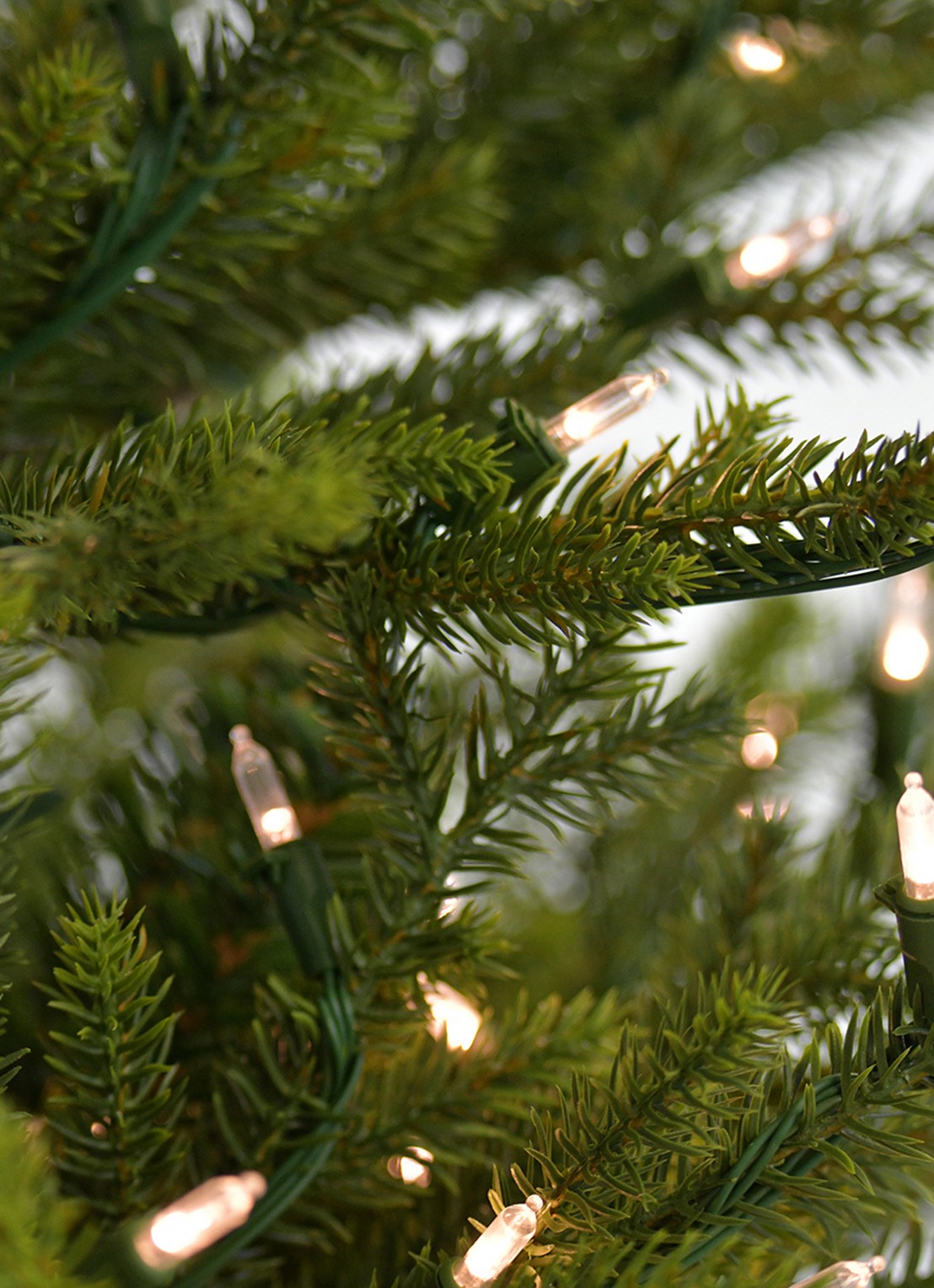 Van Der Gucht Sami Mountain Spruce kunstkerstboom met LED verlichting 228 cm  - achterkant 7 groen