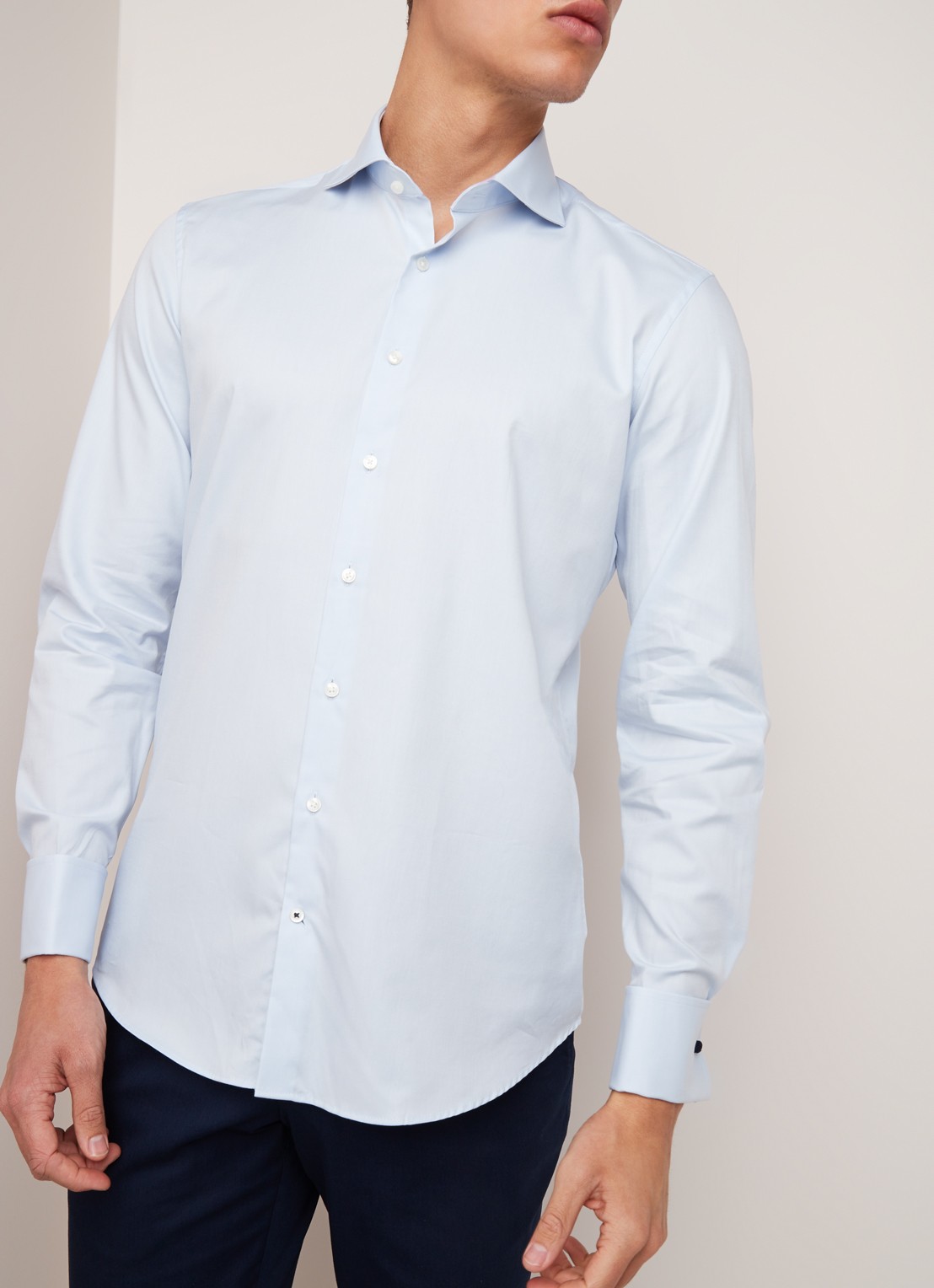 Van Gils Ext slim fit overhemd met wide spread-kraag - detail 2 lichtblauw
