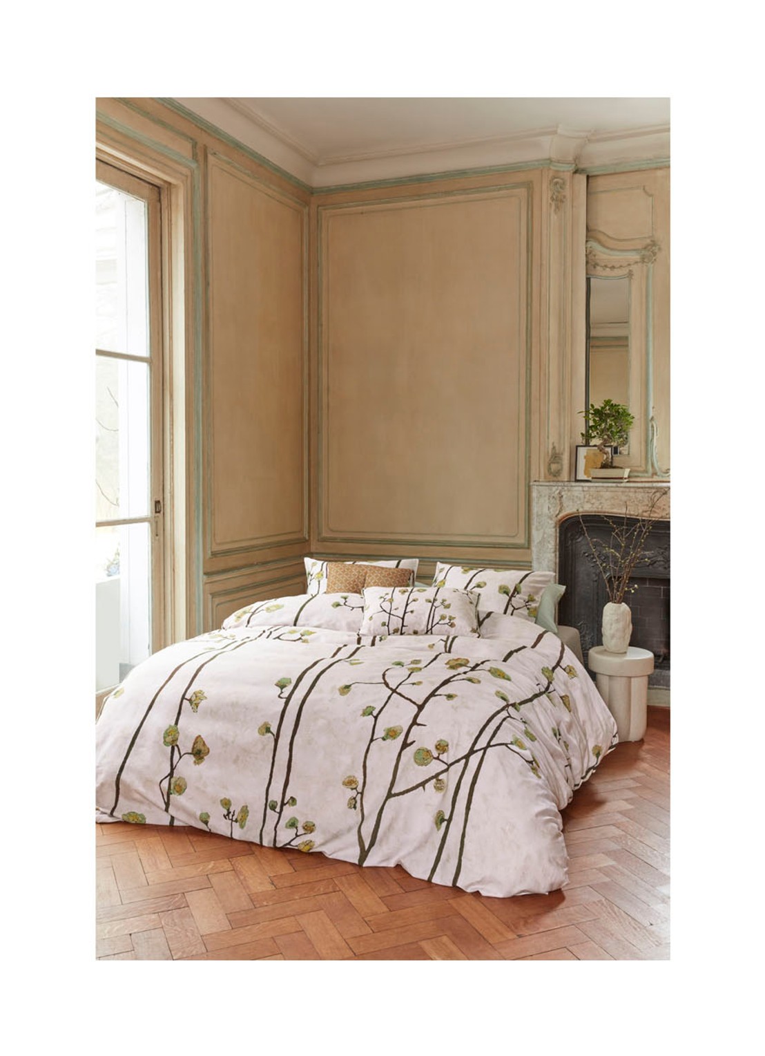 Van Gogh Museum Plum Blossoms dekbedovertrekset van katoensatijn 220 TC - inclusief kussenslopen - voorkant 7 gebroken wit