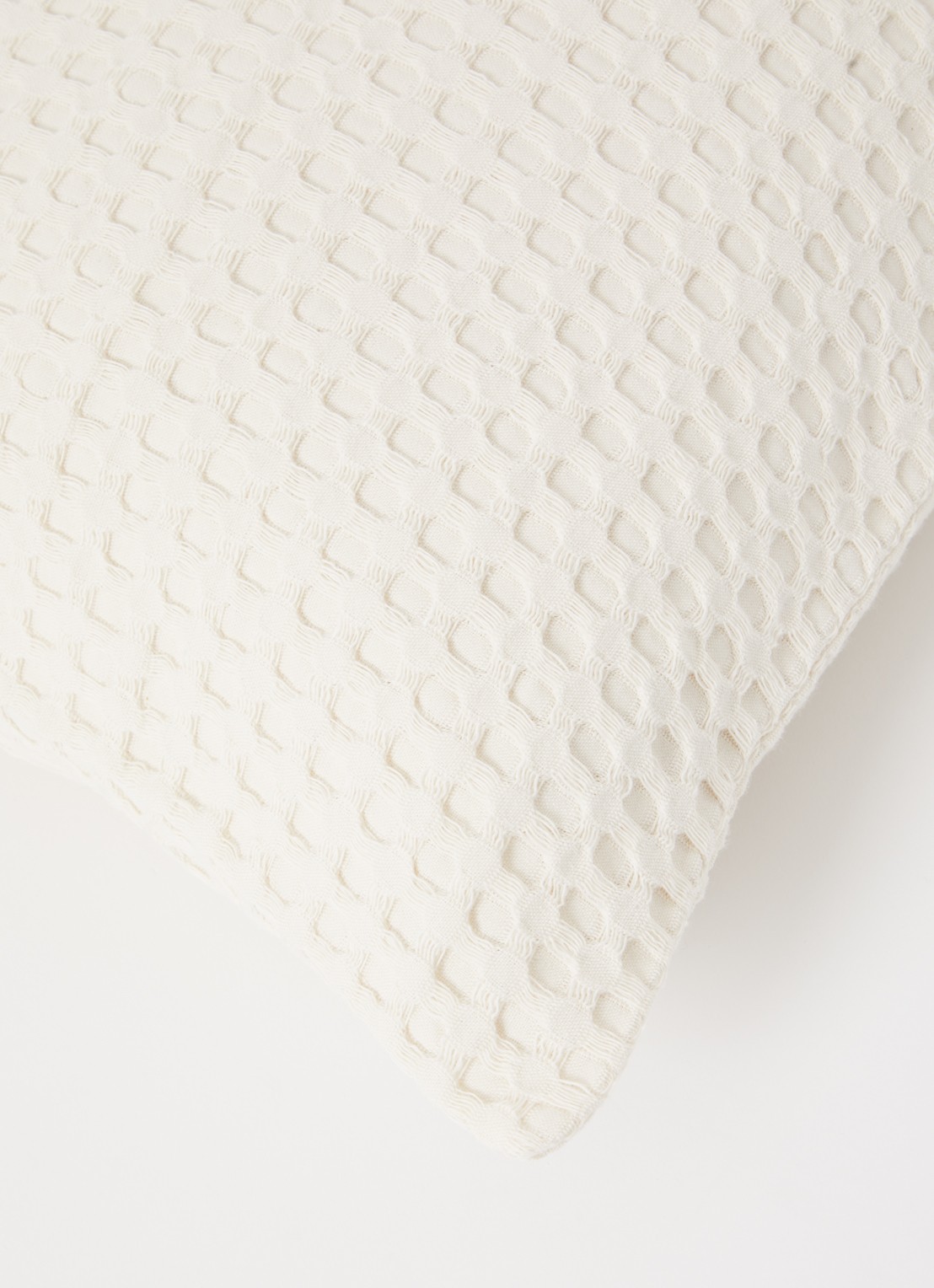 Vandyck Home 71 bedsprei 160 x 250 cm - detail 3 gebroken wit