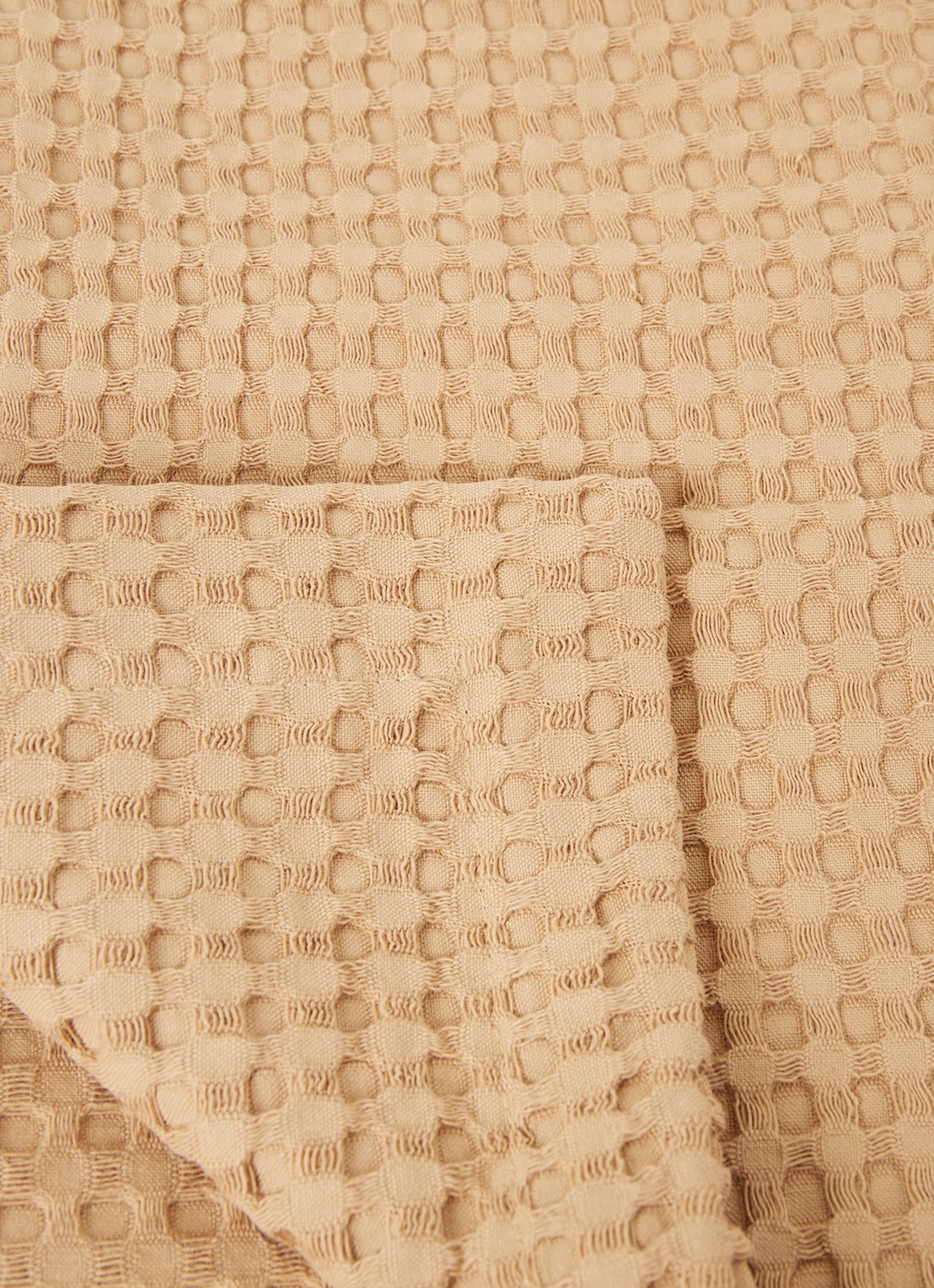 Vandyck Home 71 bedsprei 160 x 250 cm - detail 3 camel