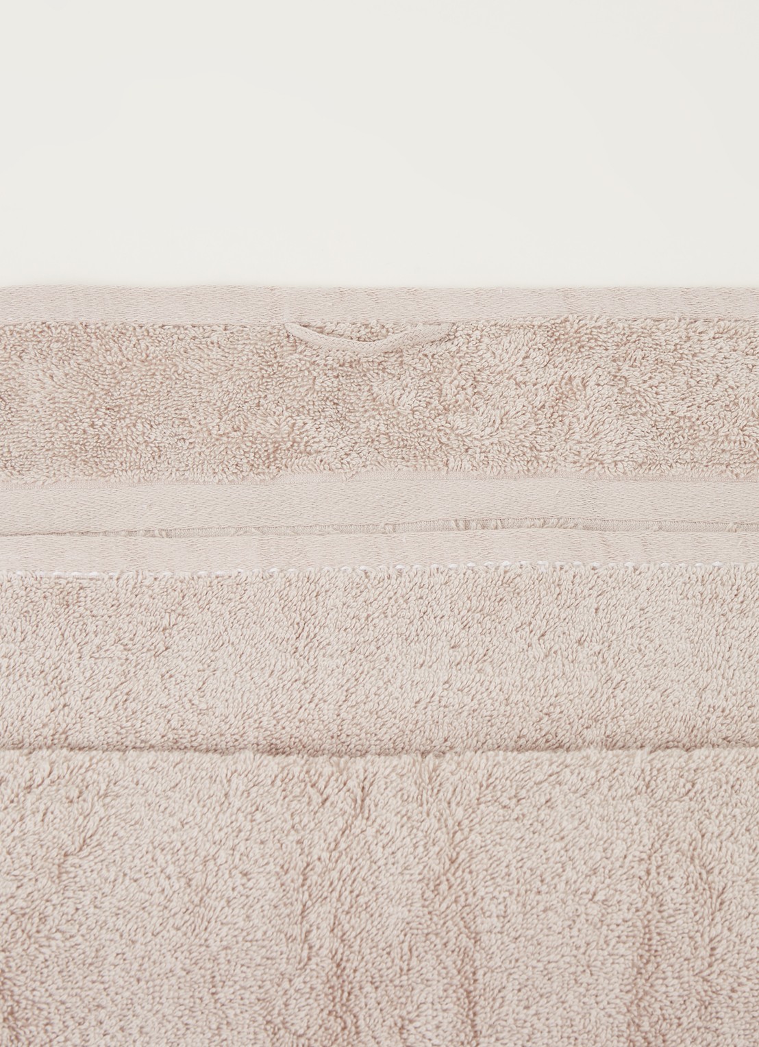Vandyck Prestige Lines badlaken - 500gr/m2 - 70 x 140 cm  - detail zand