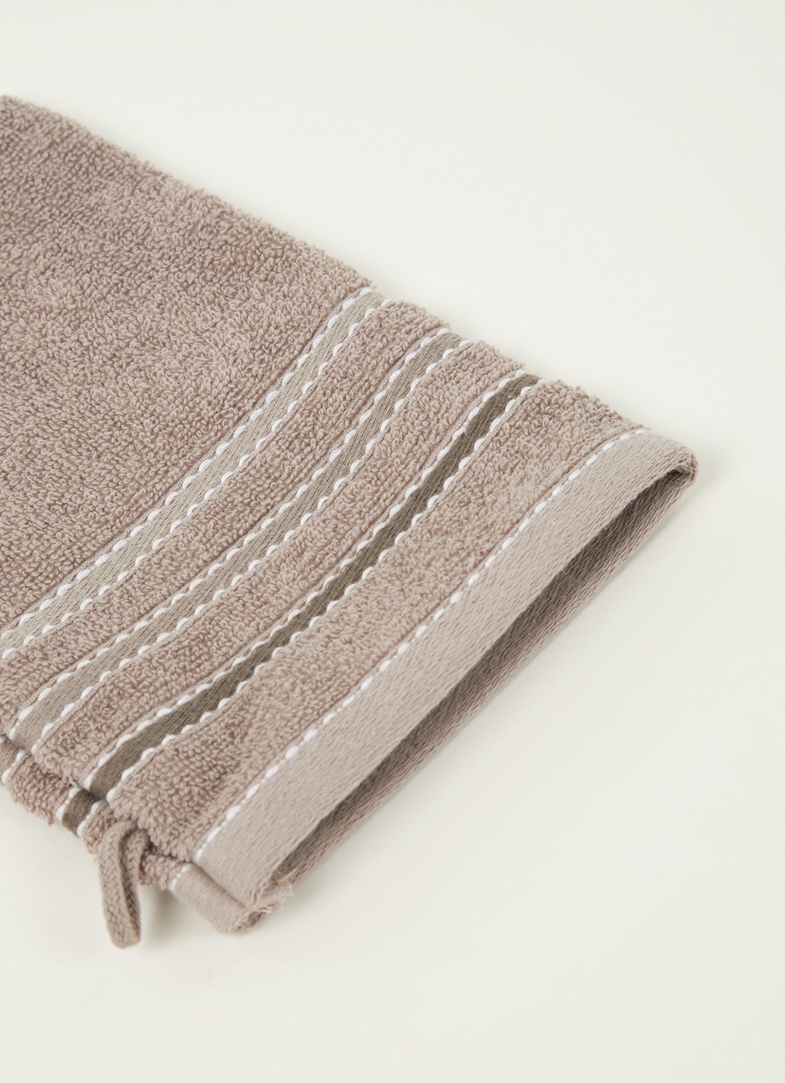 Vandyck Prestige Lines washand - 500 gr/m2 - 16 x 21 cm  - detail hazelnootbruin