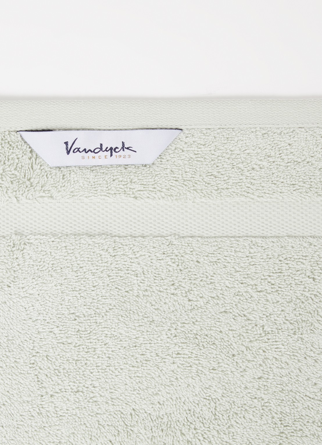 Vandyck Ranger badhanddoek - 650 gr/m2 - 55 x 100 cm - detail lichtgroen