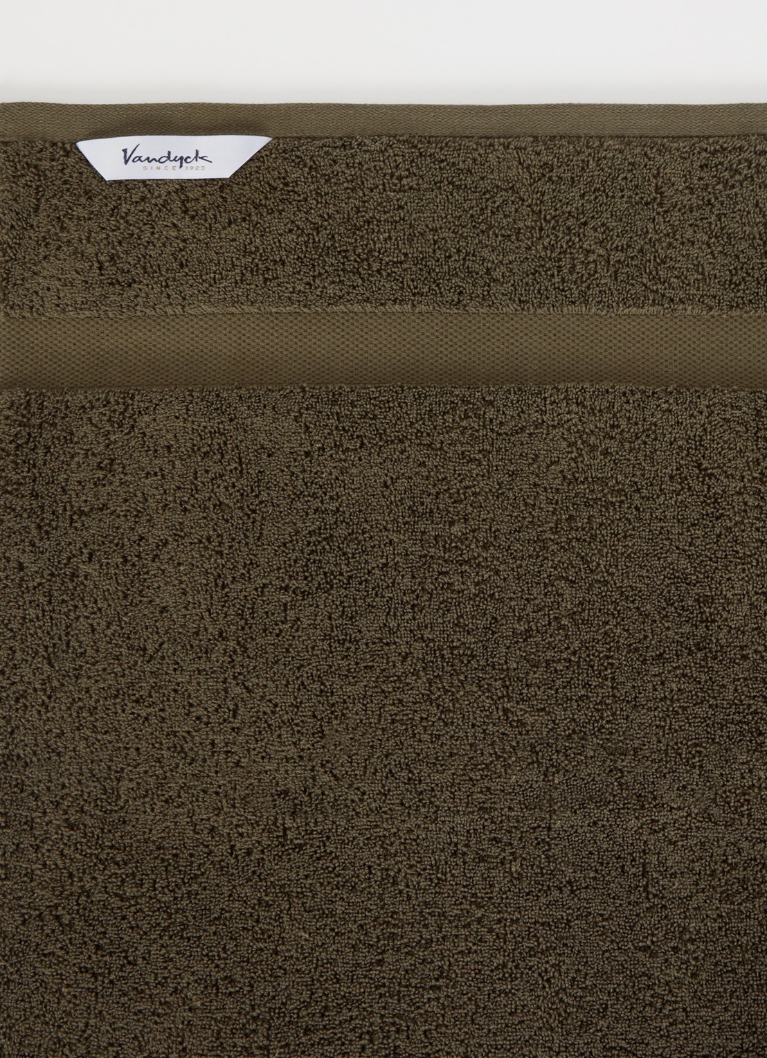 Vandyck Ranger badhanddoek - 650 gr/m2 - 68 x 127 cm - detail 2 legergroen