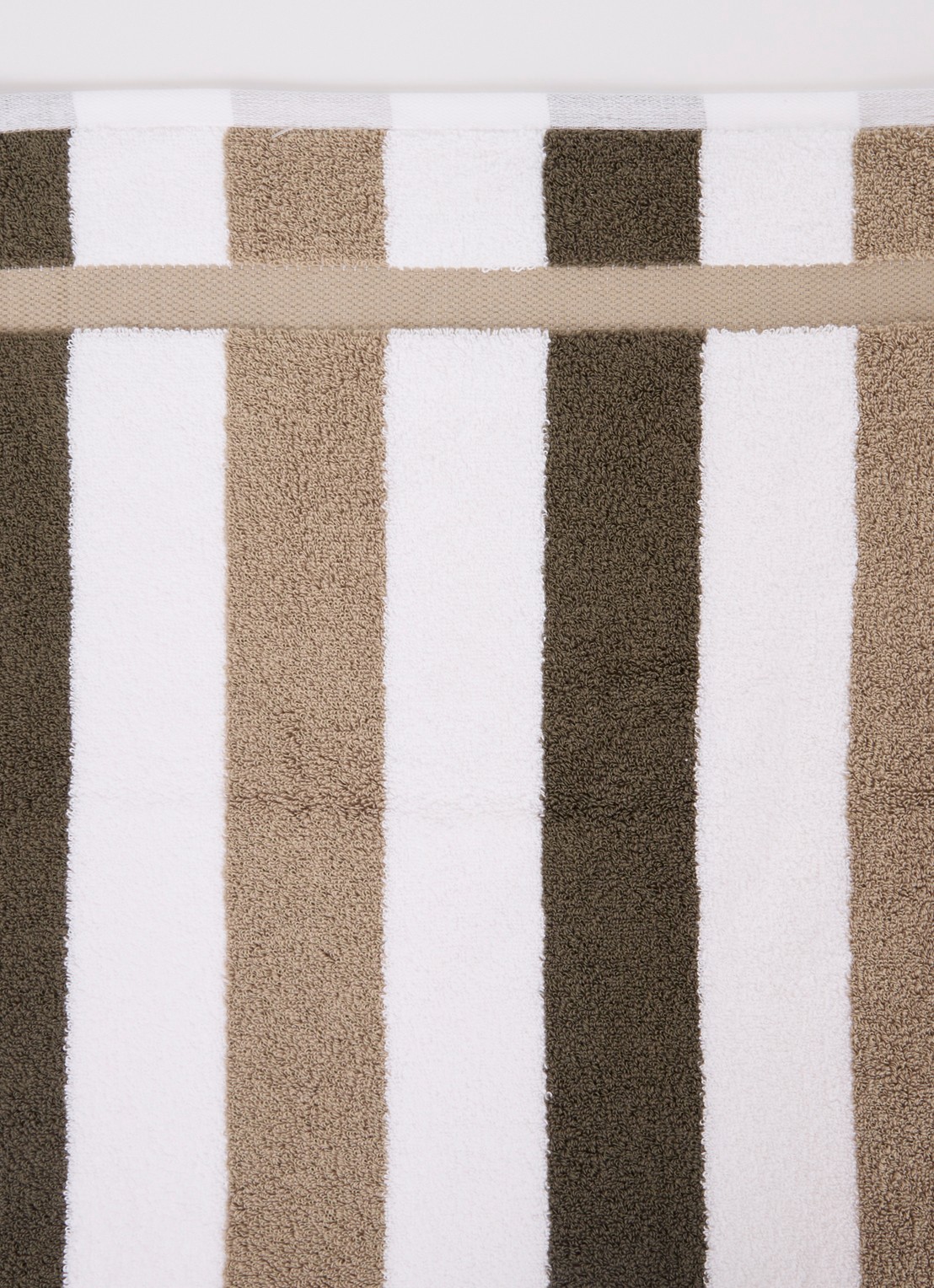 Vandyck Vancouver badhanddoek - 650 gr/m2 - 55 x 100 cm - detail 2 bronsgroen