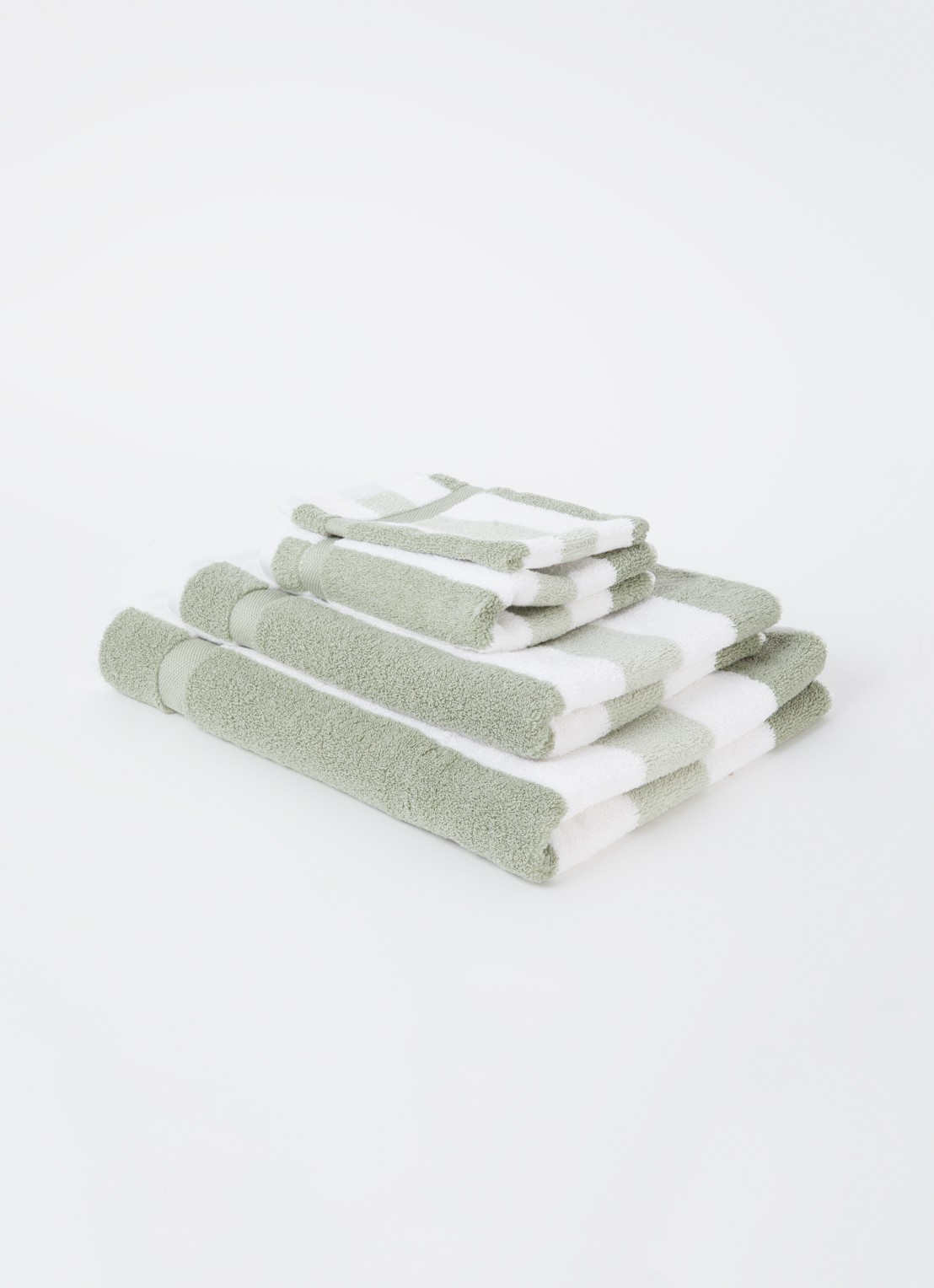 Vandyck Vancouver badhanddoek - 650 gr/m2 - 68 x 127 cm - voorkant 3 lindegroen