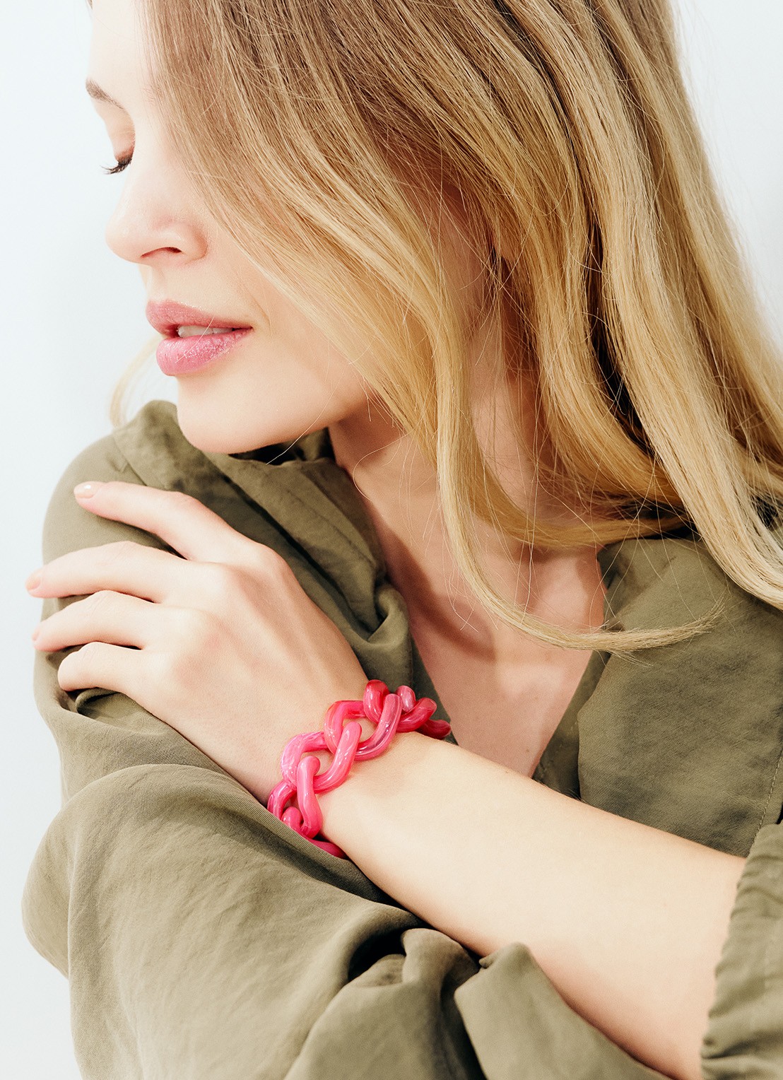 Vanessa Baroni Flat Chain armband - voorkant 2 raspberry marble