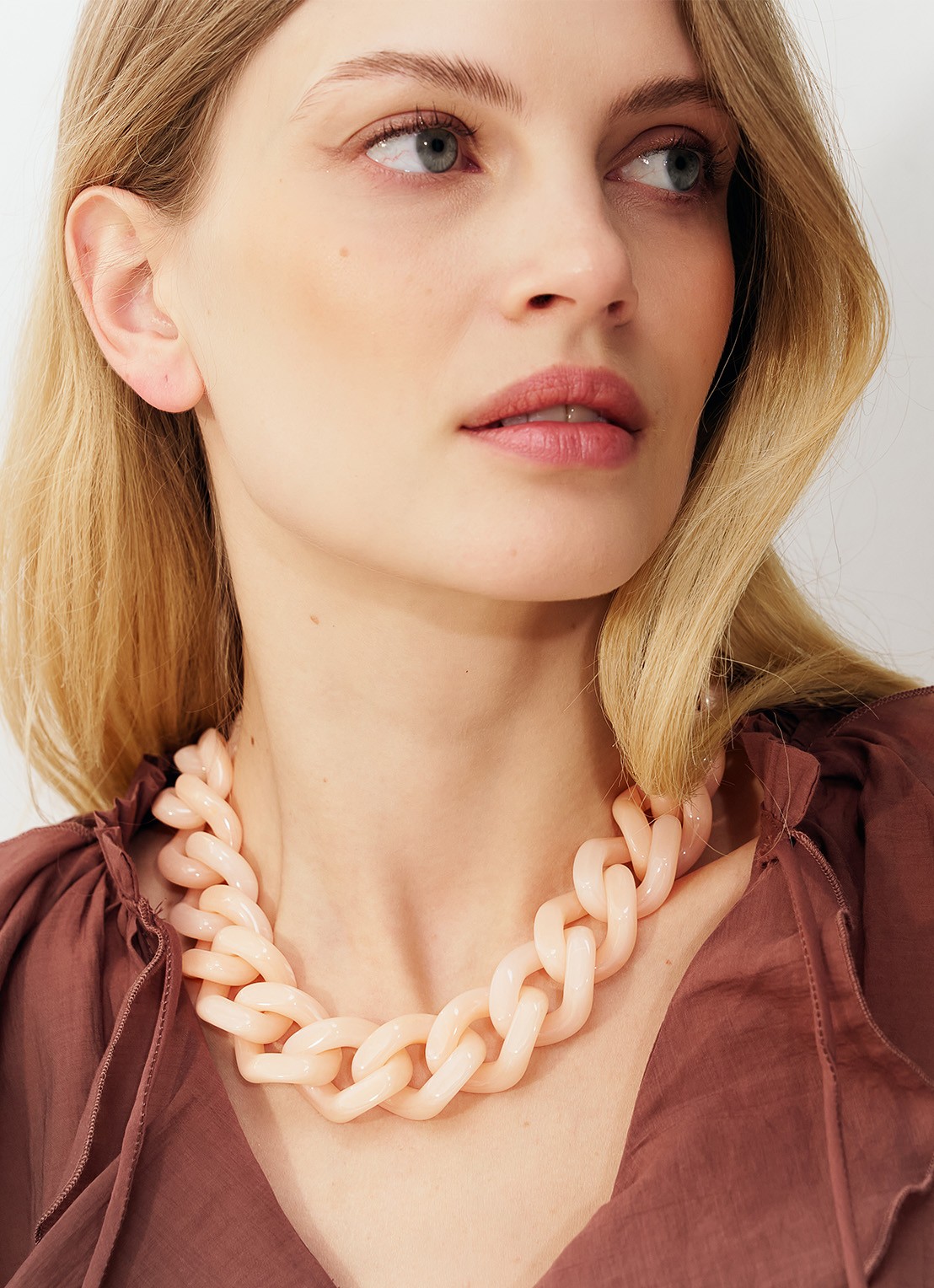 Vanessa Baroni Flat Chain schakelketting  - voorkant 3 peach sorbet