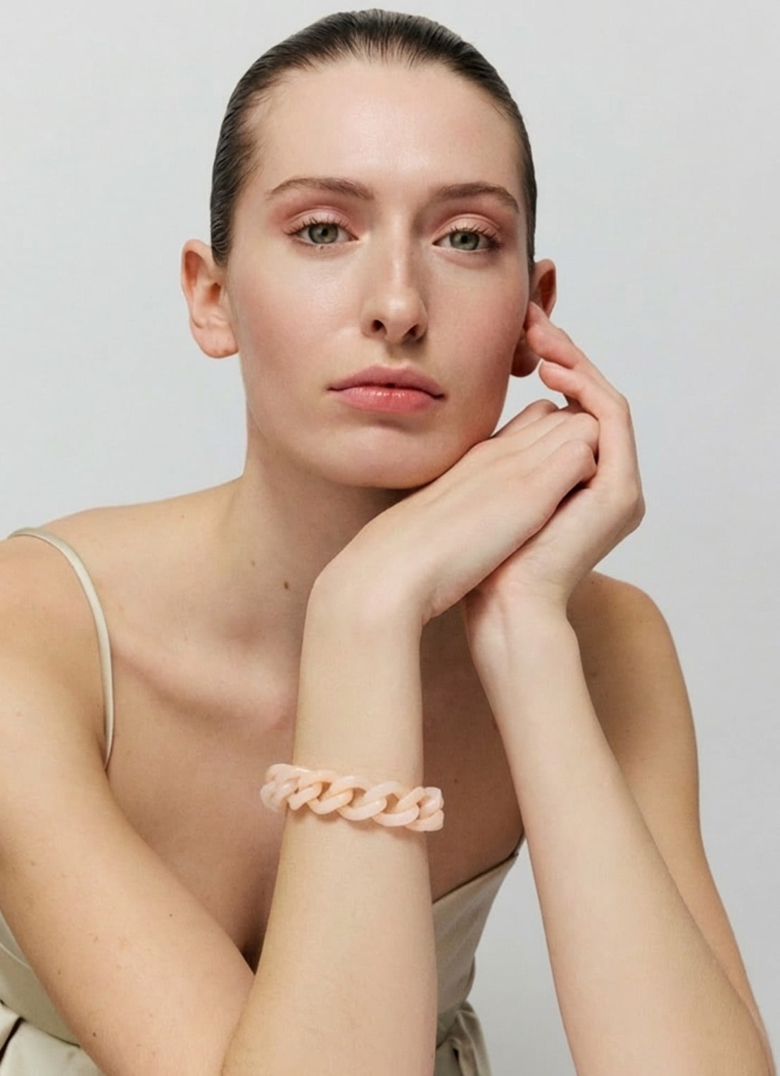 Vanessa Baroni Mini Flat Chain armband - voorkant 2 peach sorbet