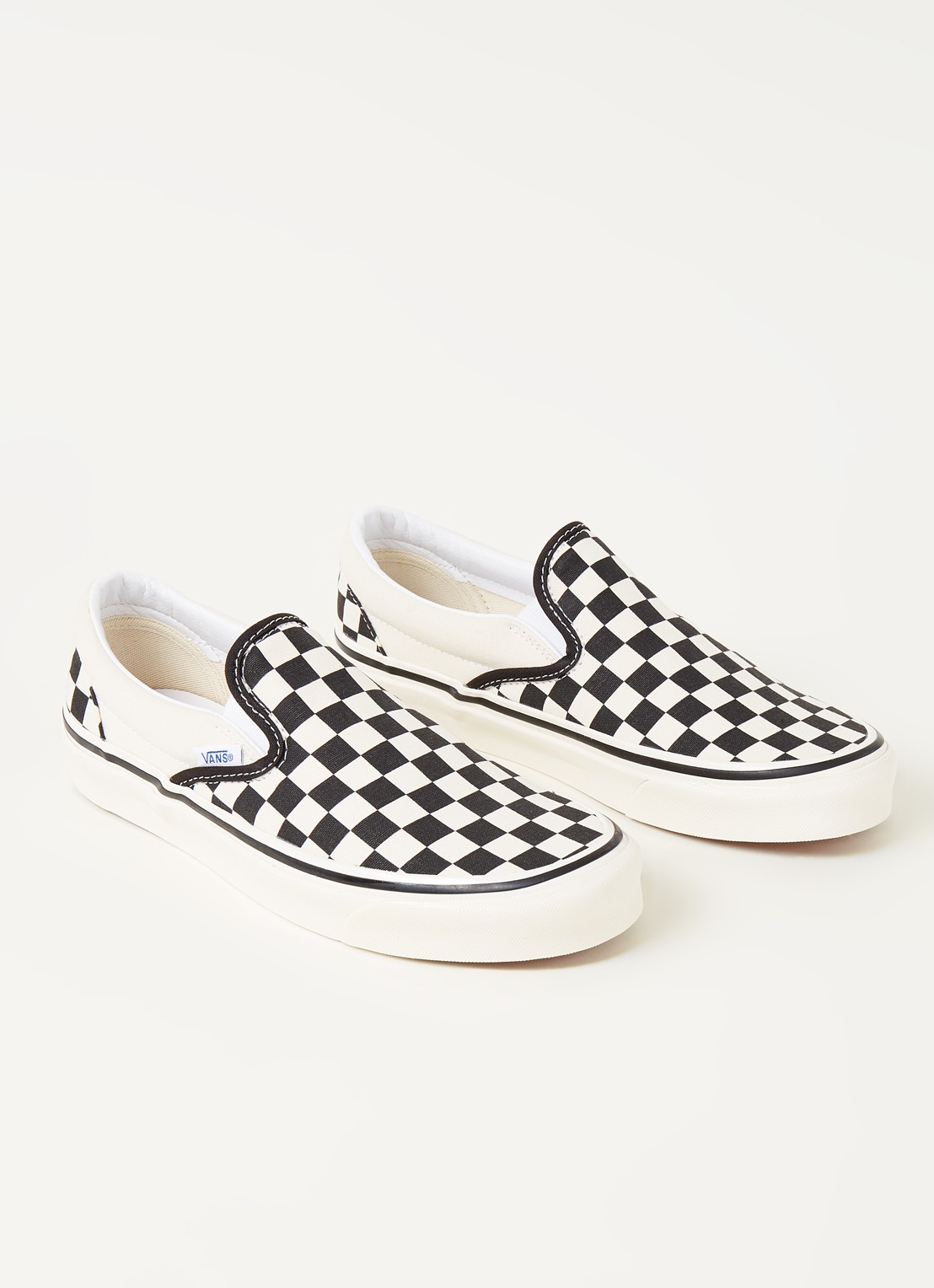 VANS Classis Slip On instapper met ruitdessin - detail 2 gebroken wit