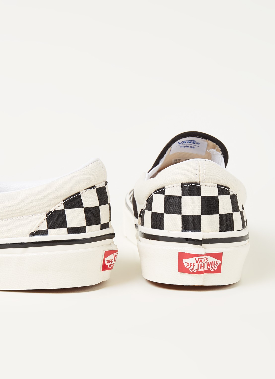 VANS Classis Slip On instapper met ruitdessin - detail 3 gebroken wit
