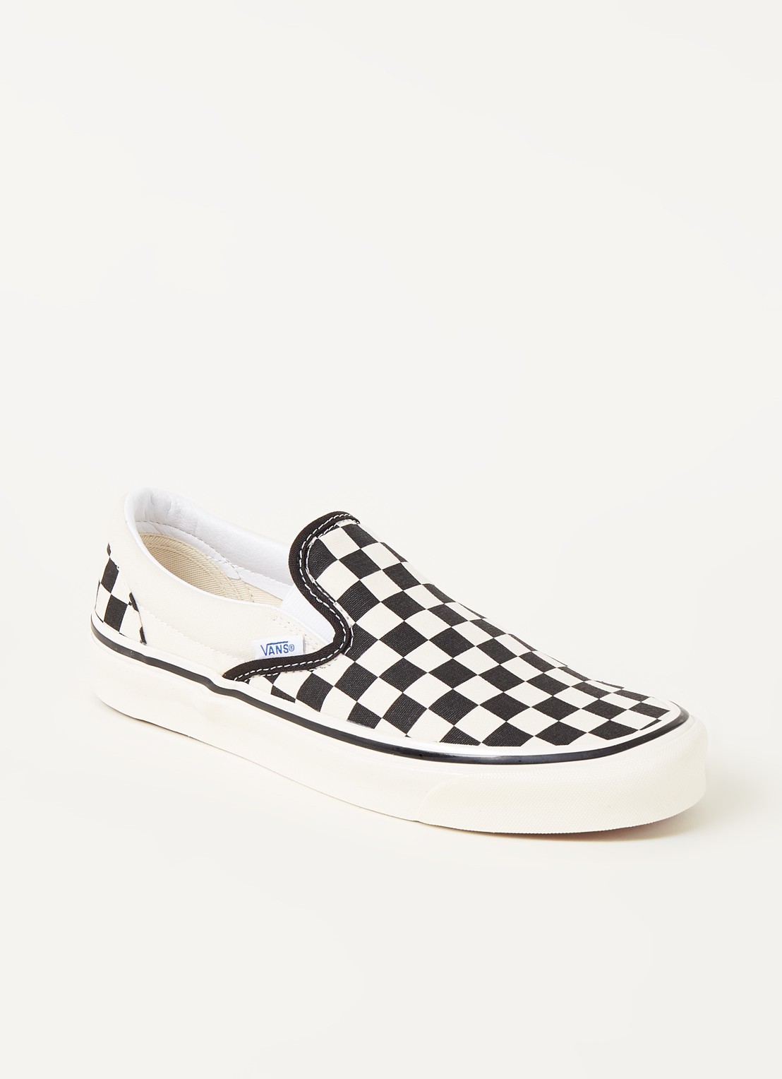 VANS Classis Slip On instapper met ruitdessin - voorkant gebroken wit