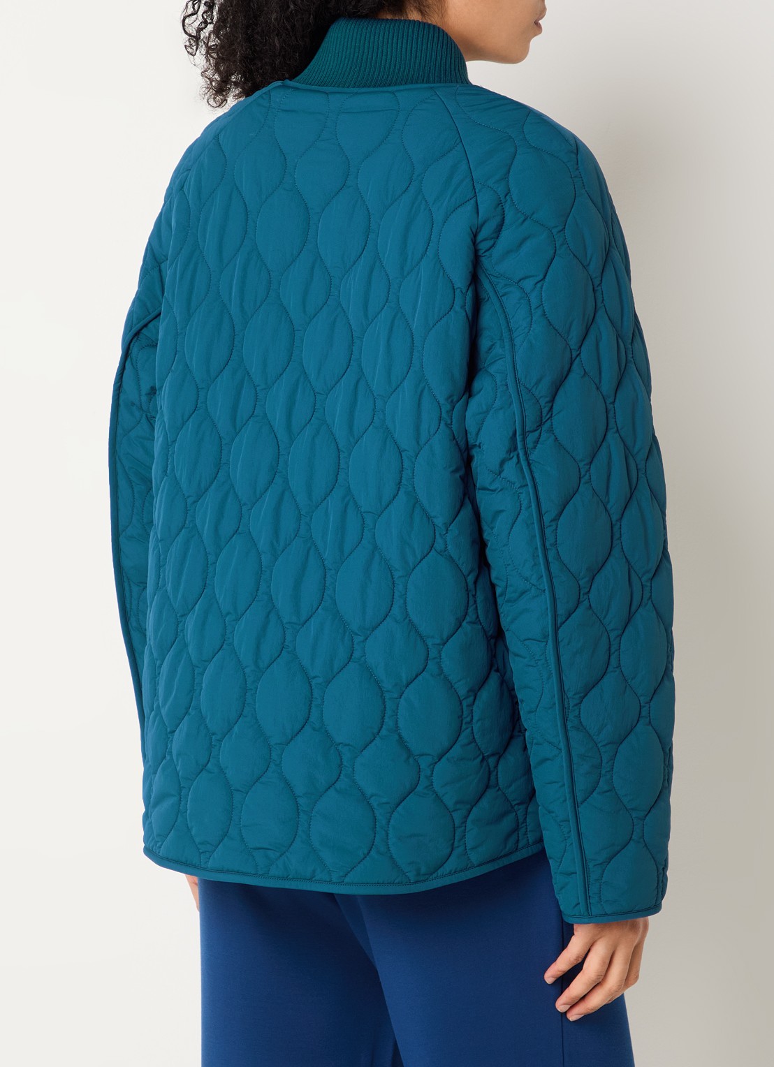 Varley Luca gewatteerd jack met quilt patroon - achterkant aquablauw