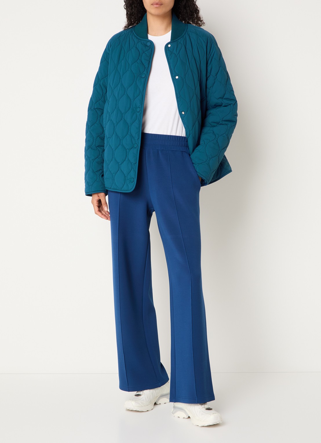 Varley Luca gewatteerd jack met quilt patroon - voorkant 3 aquablauw