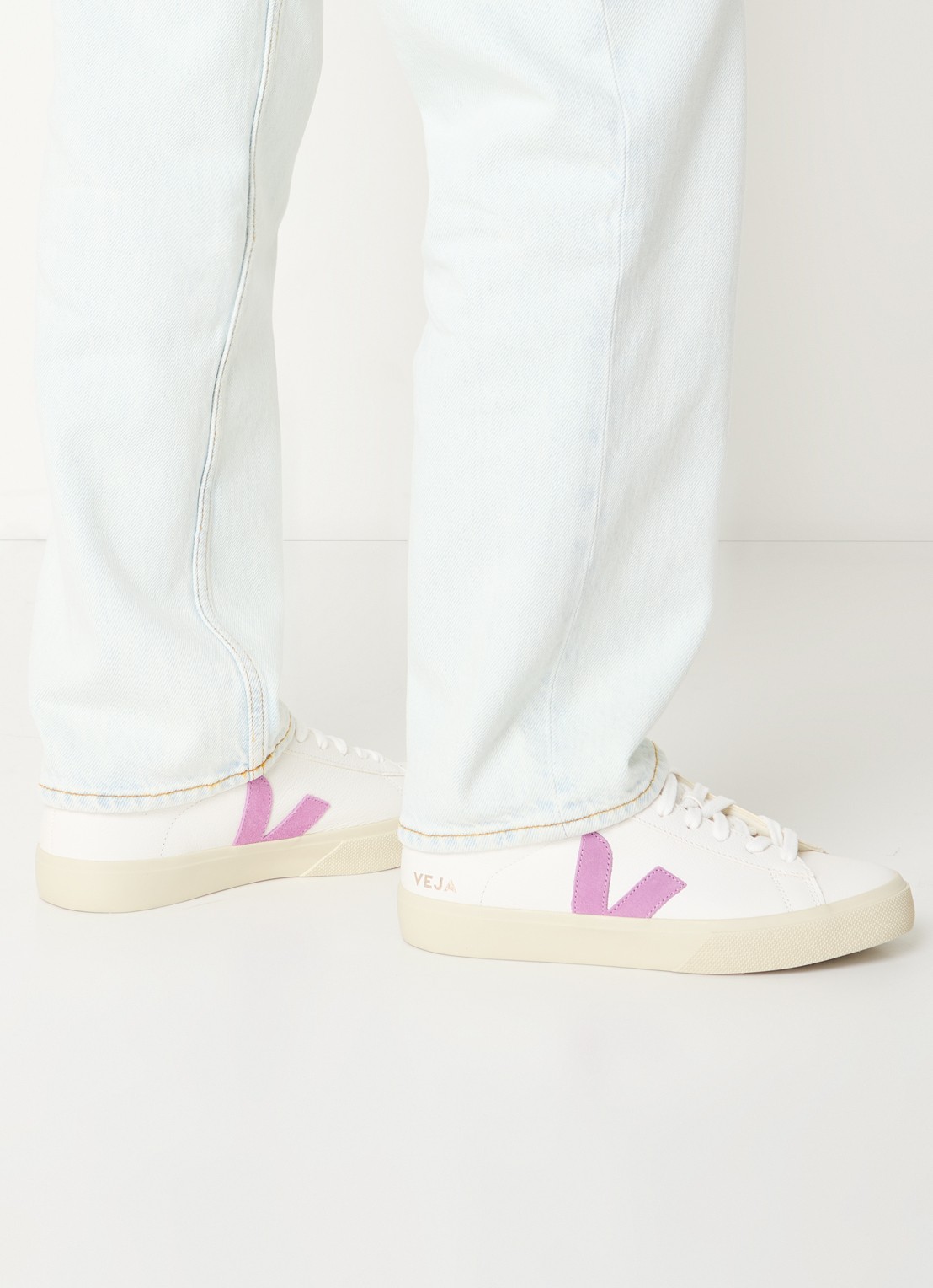 Veja Campo sneaker van leer - voorkant 3 paars