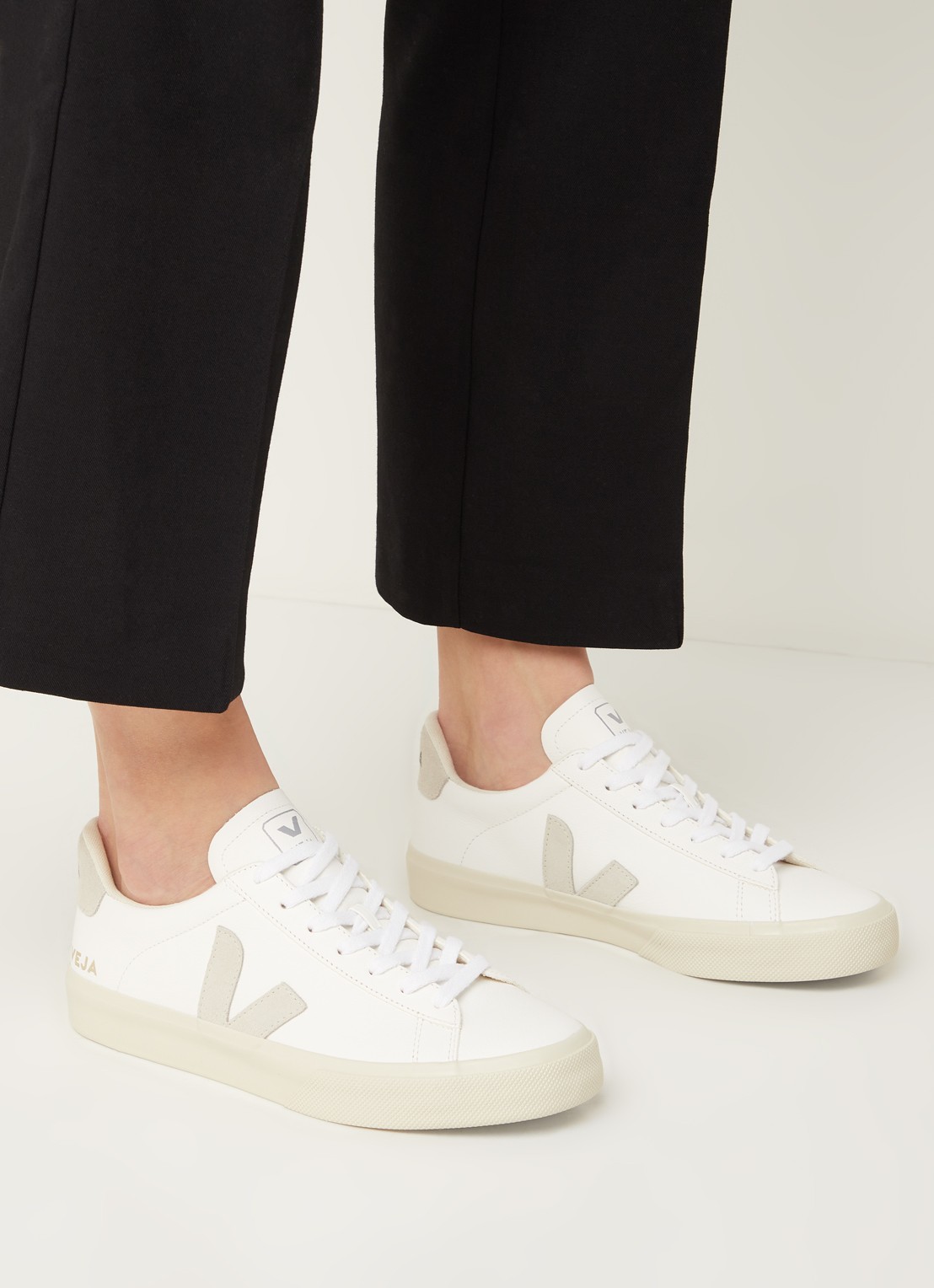 Veja Campo sneaker van leer - voorkant 2 grijs