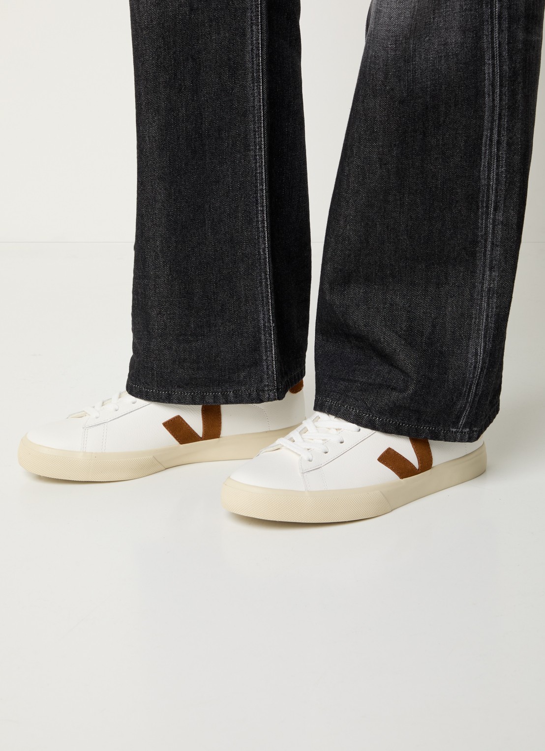 Veja Campo sneaker van leer - voorkant 5 wit