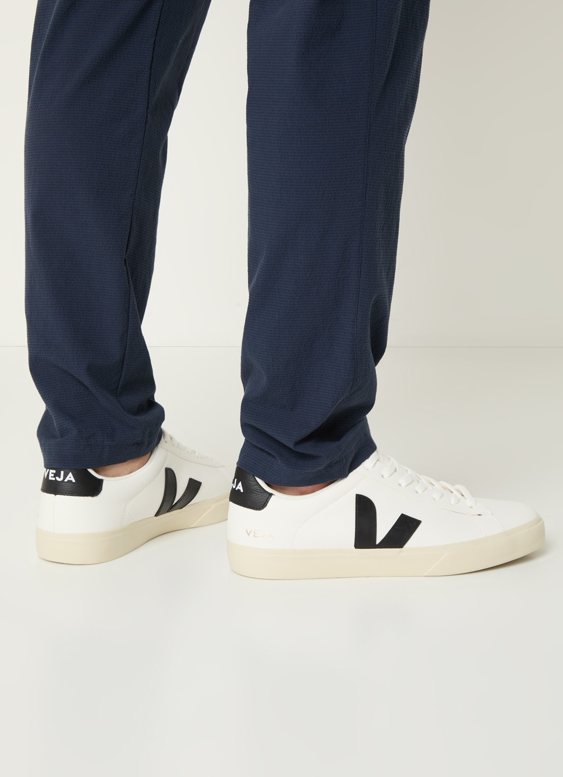 Veja Campo sneaker van leer - voorkant 2 wit