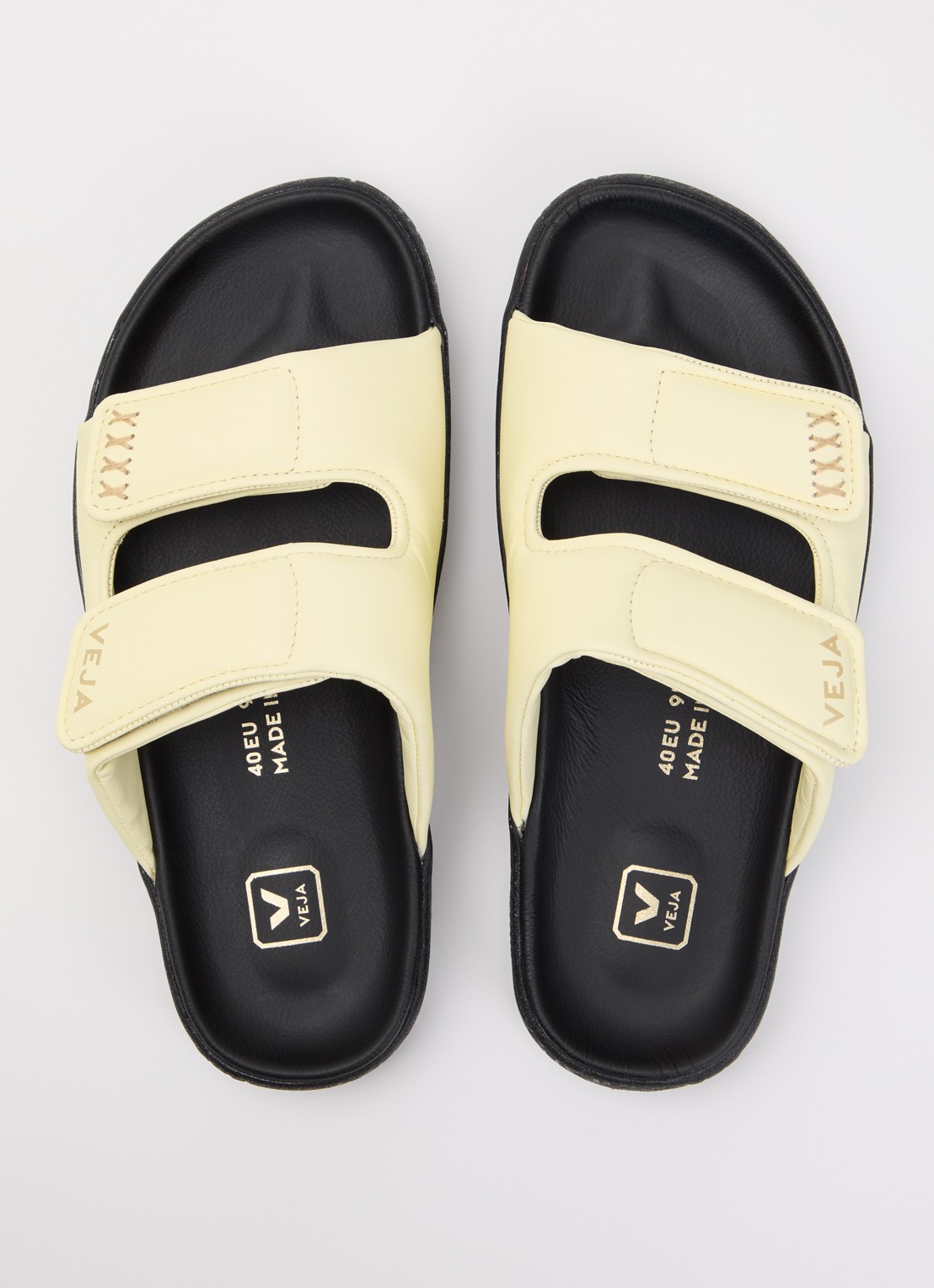 Veja Etna Bold slipper van leer - detail 4 gebroken wit