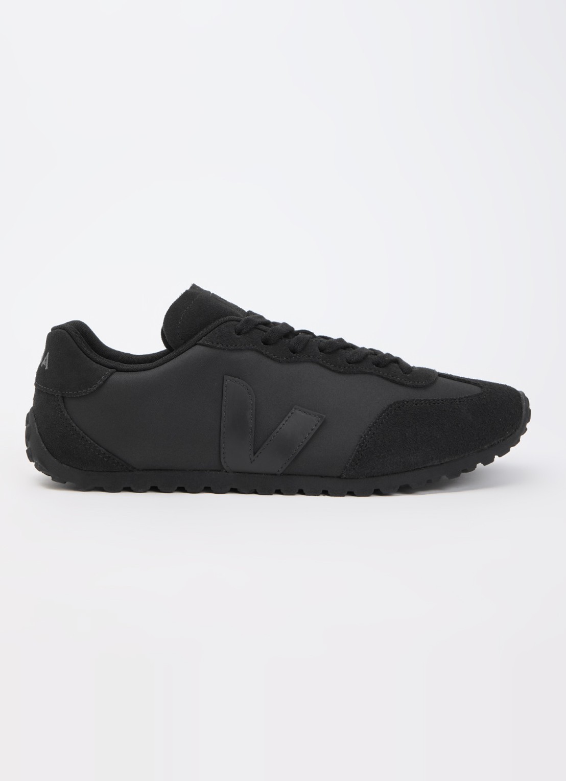 Veja GT sneaker van mesh met suède details - voorkant zwart