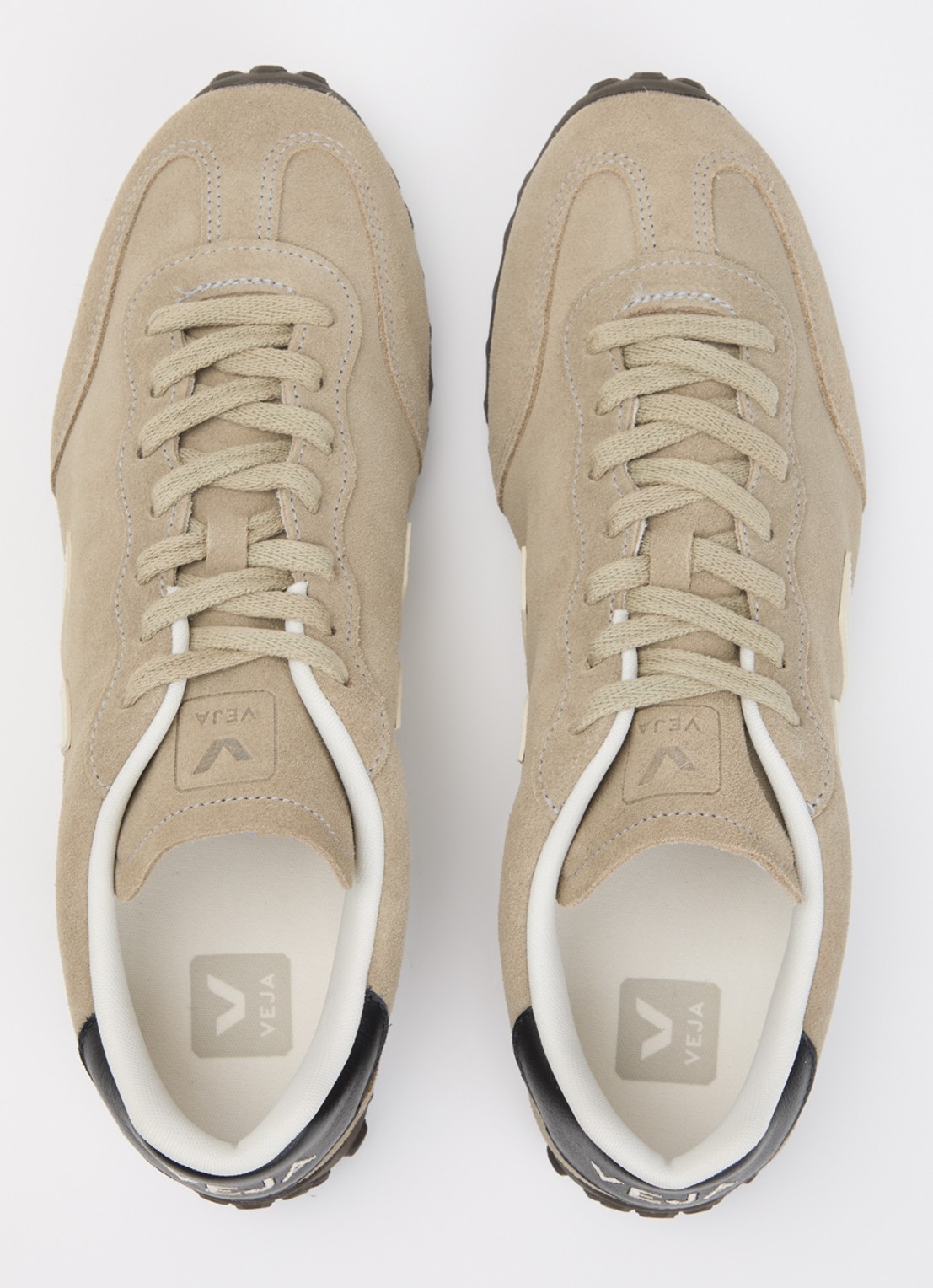 Veja GT sneaker van suède - detail 4 donkerbeige