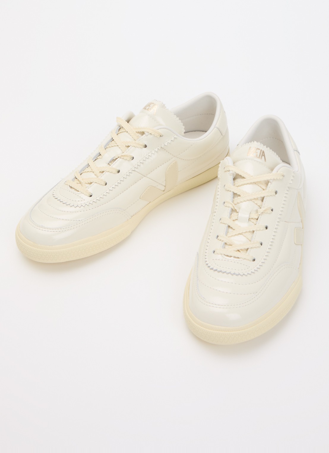 Veja Panenka sneaker van leer met lakfinish  - detail 3 gebroken wit