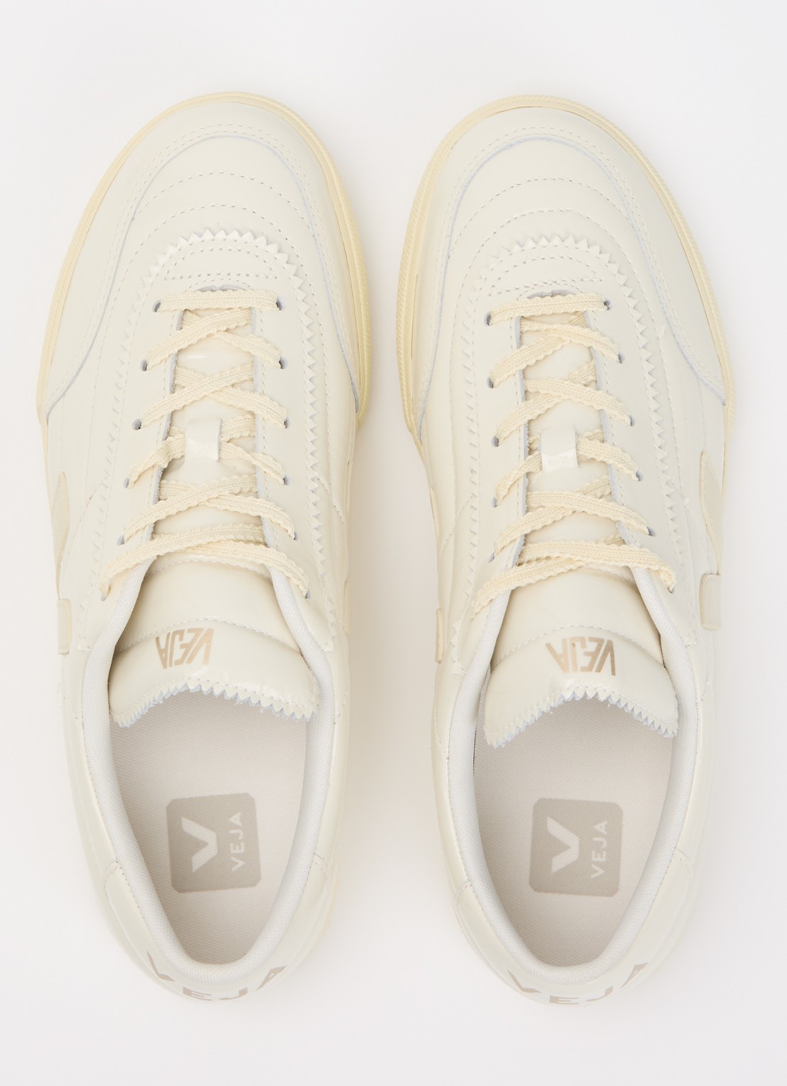 Veja Panenka sneaker van leer met lakfinish  - detail 4 gebroken wit
