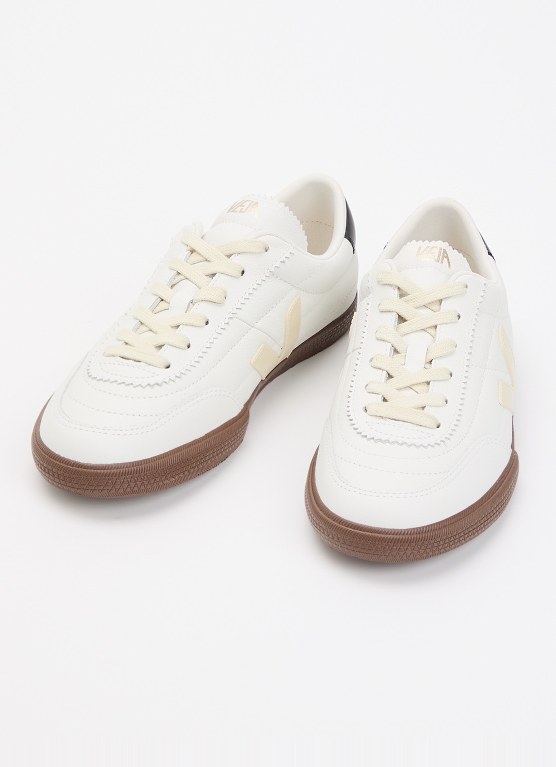 Veja Panenka sneaker van leer met logo - detail wit