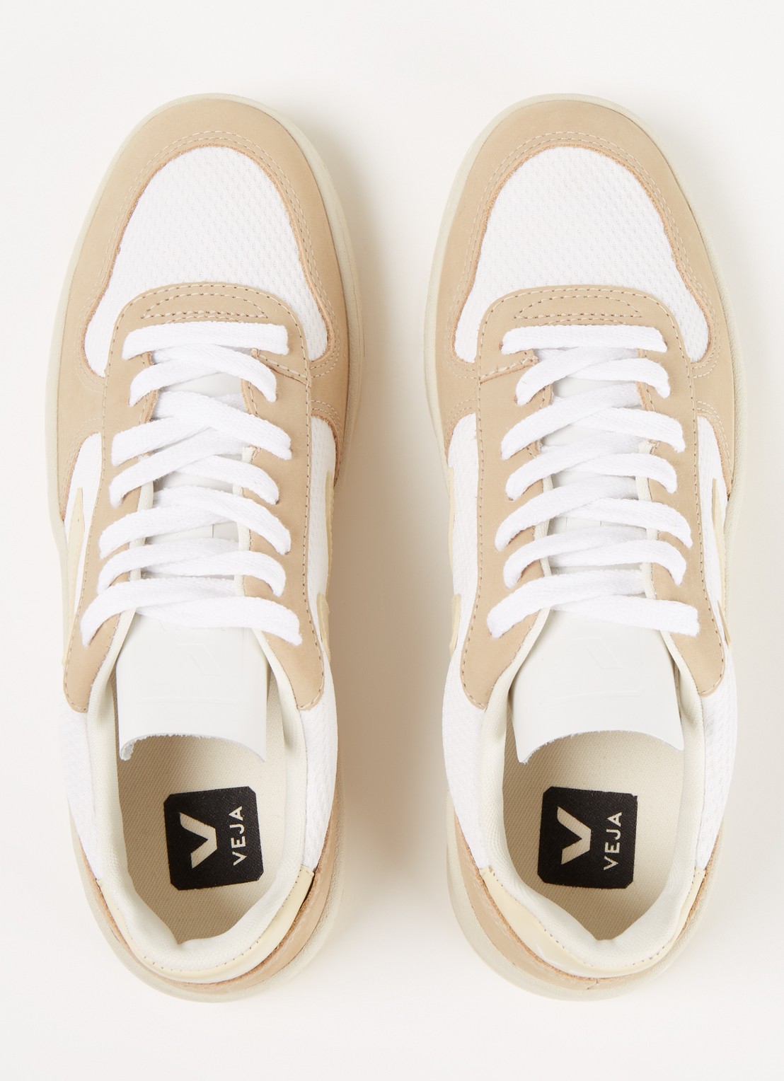 Veja V-10 sneaker met suède details - detail 3 beige