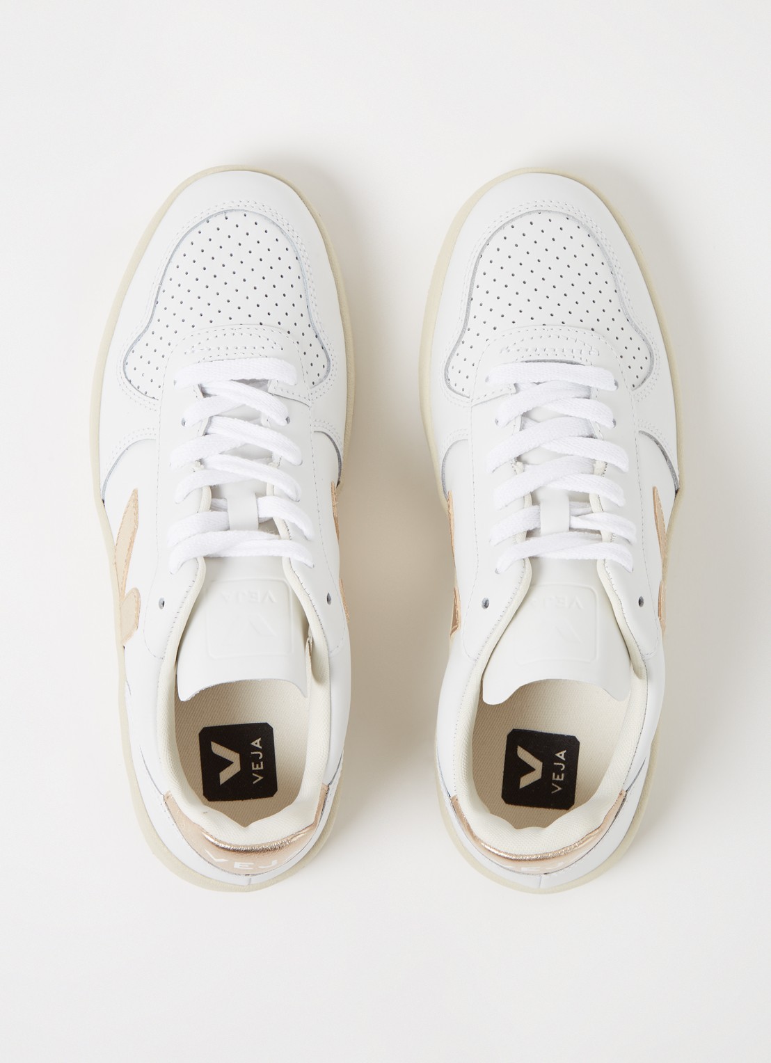 Veja V-10 sneaker met suède details - detail 4 wit