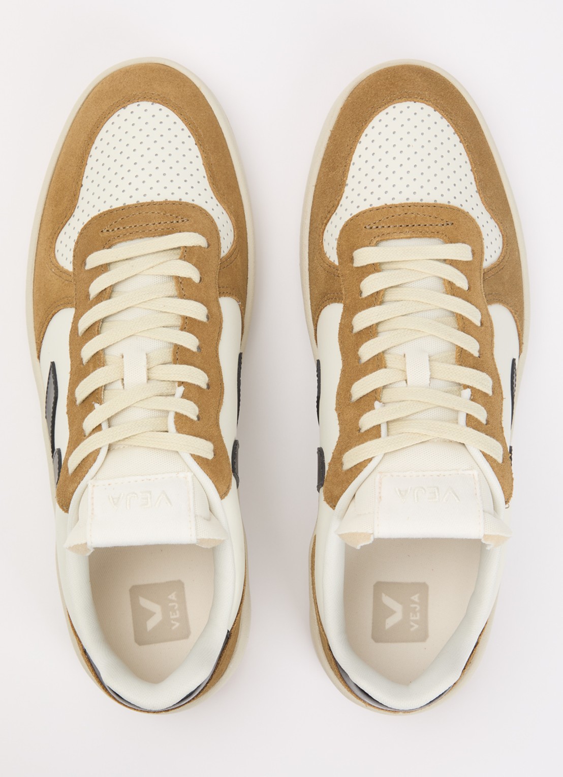 Veja V-10 sneaker van leer met suède details - detail 4 donkerbeige