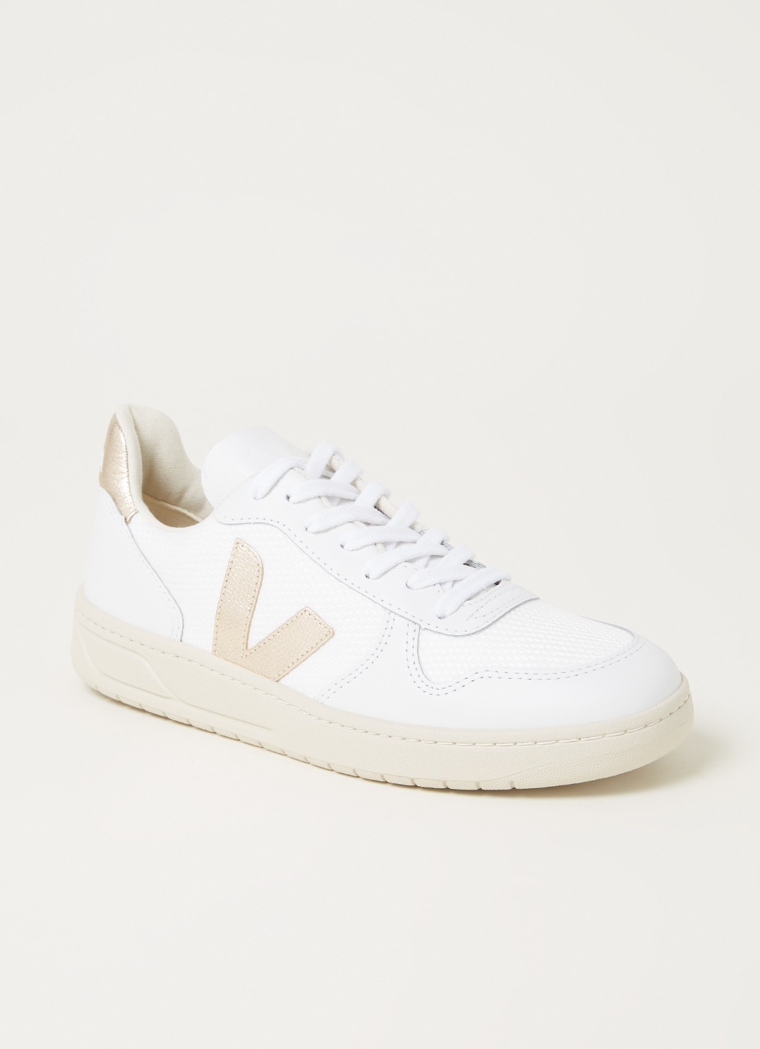 Veja V-10 sneaker van leer - voorkant goud