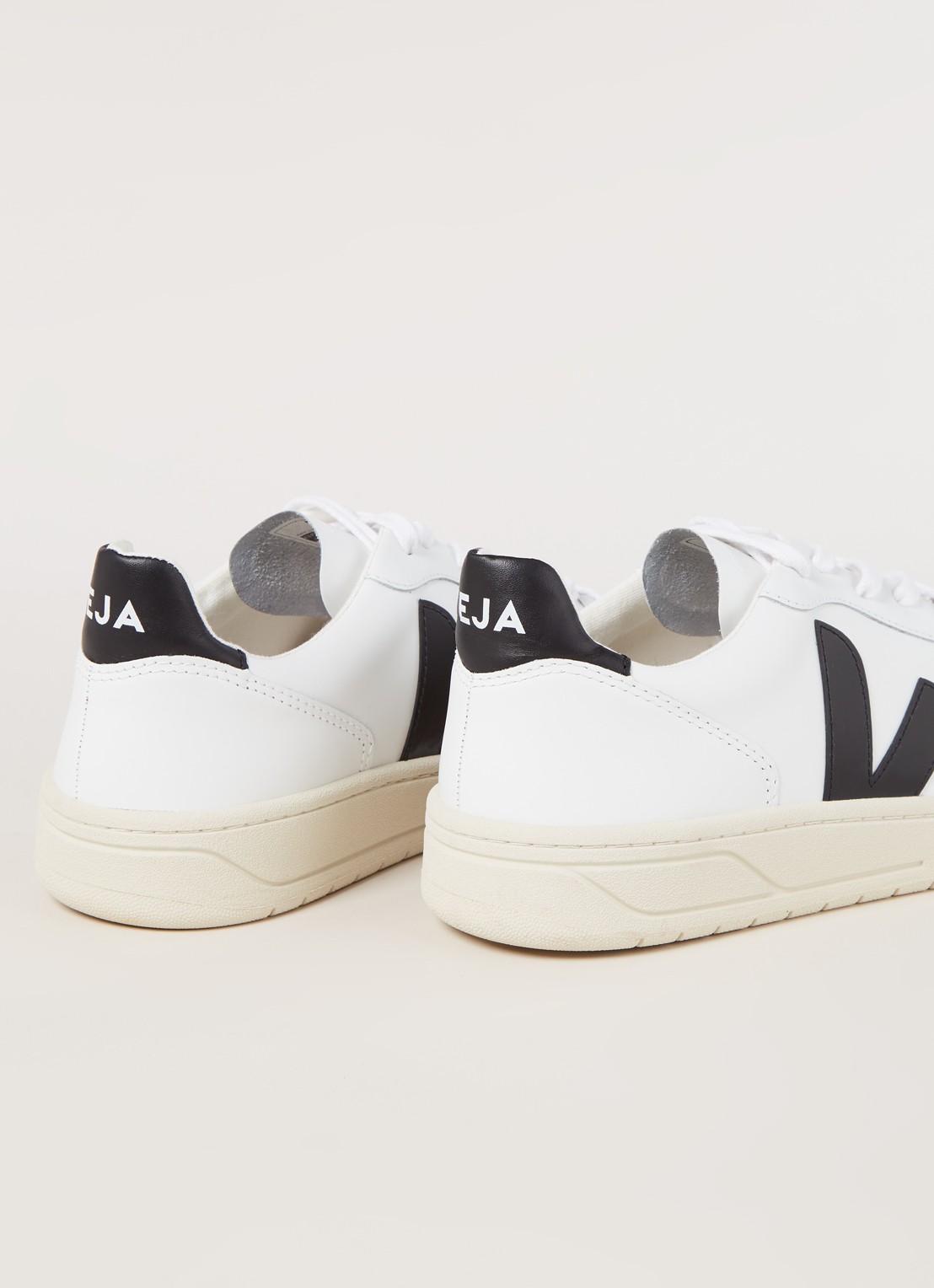 Veja V-10 sneaker van leer - detail wit