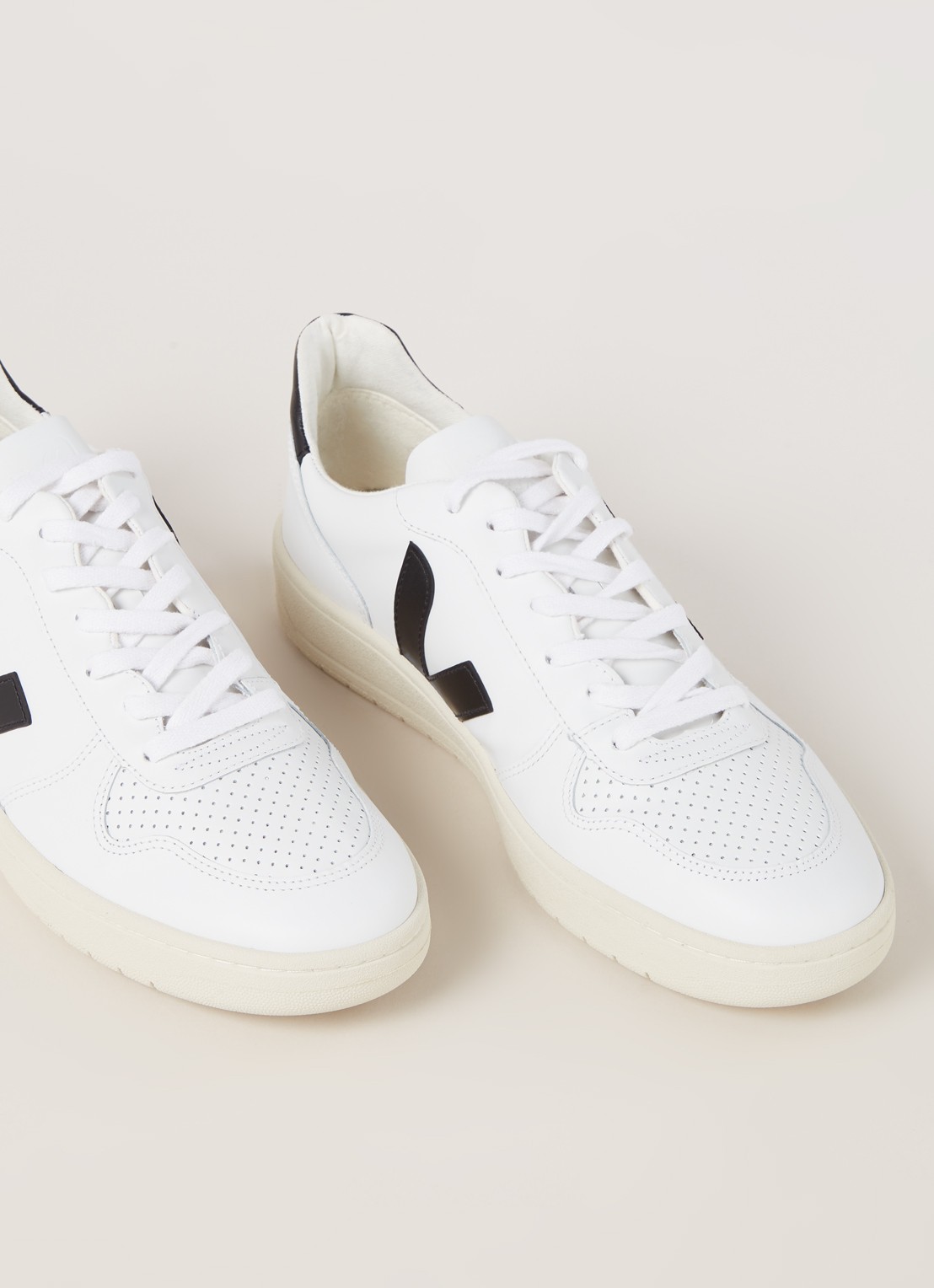 Veja V-10 sneaker van leer - detail 2 wit