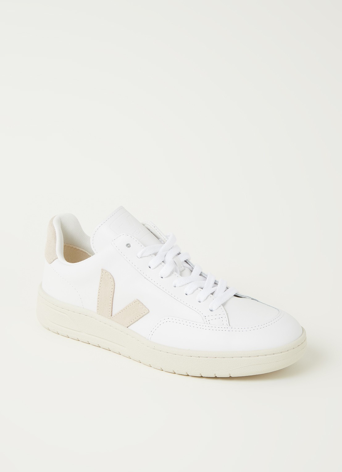 Veja V-12 sneaker van leer met suède details - voorkant 4 beige