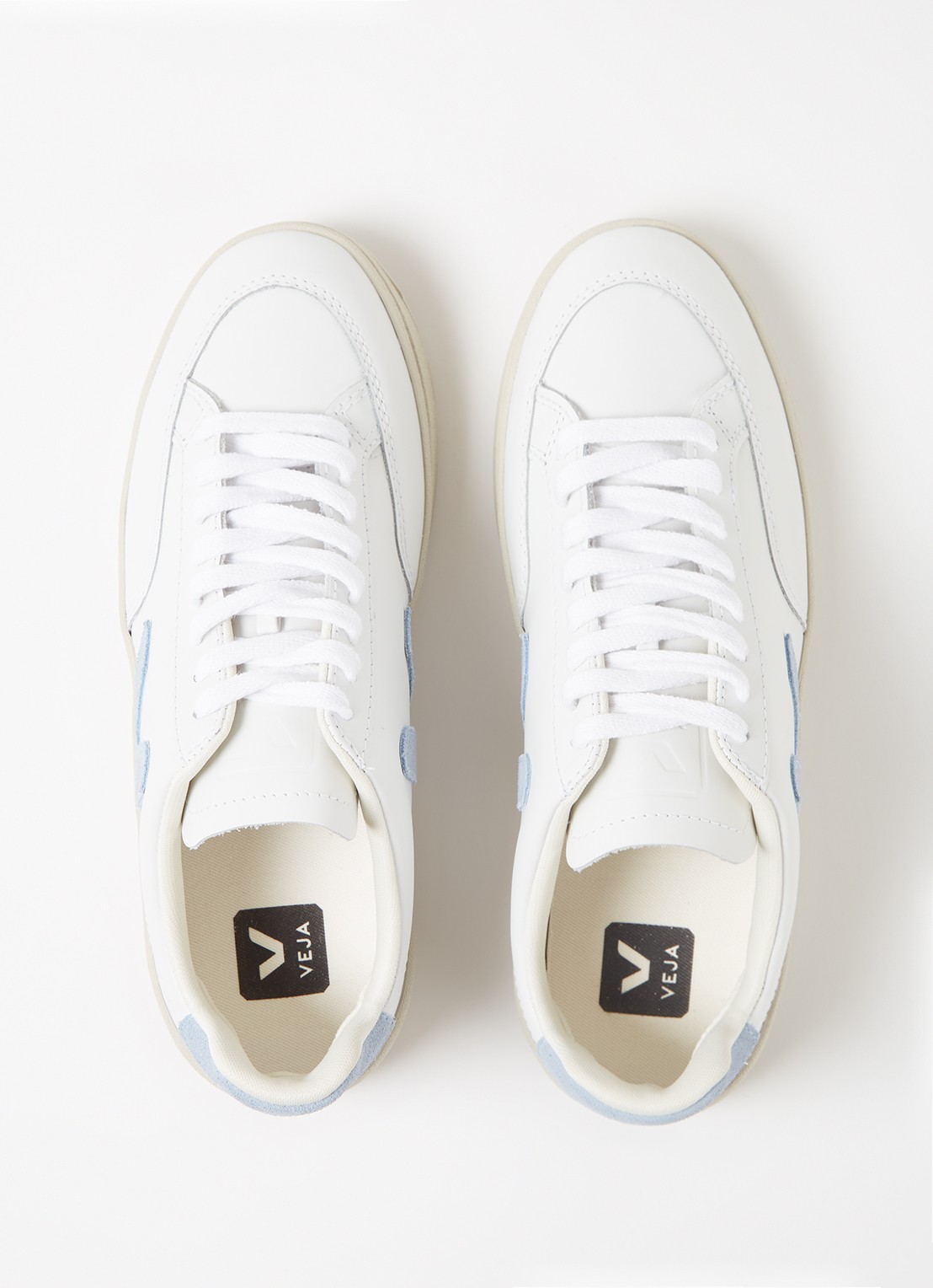 Veja V-12 sneaker van leer met suède details - detail 3 lichtblauw