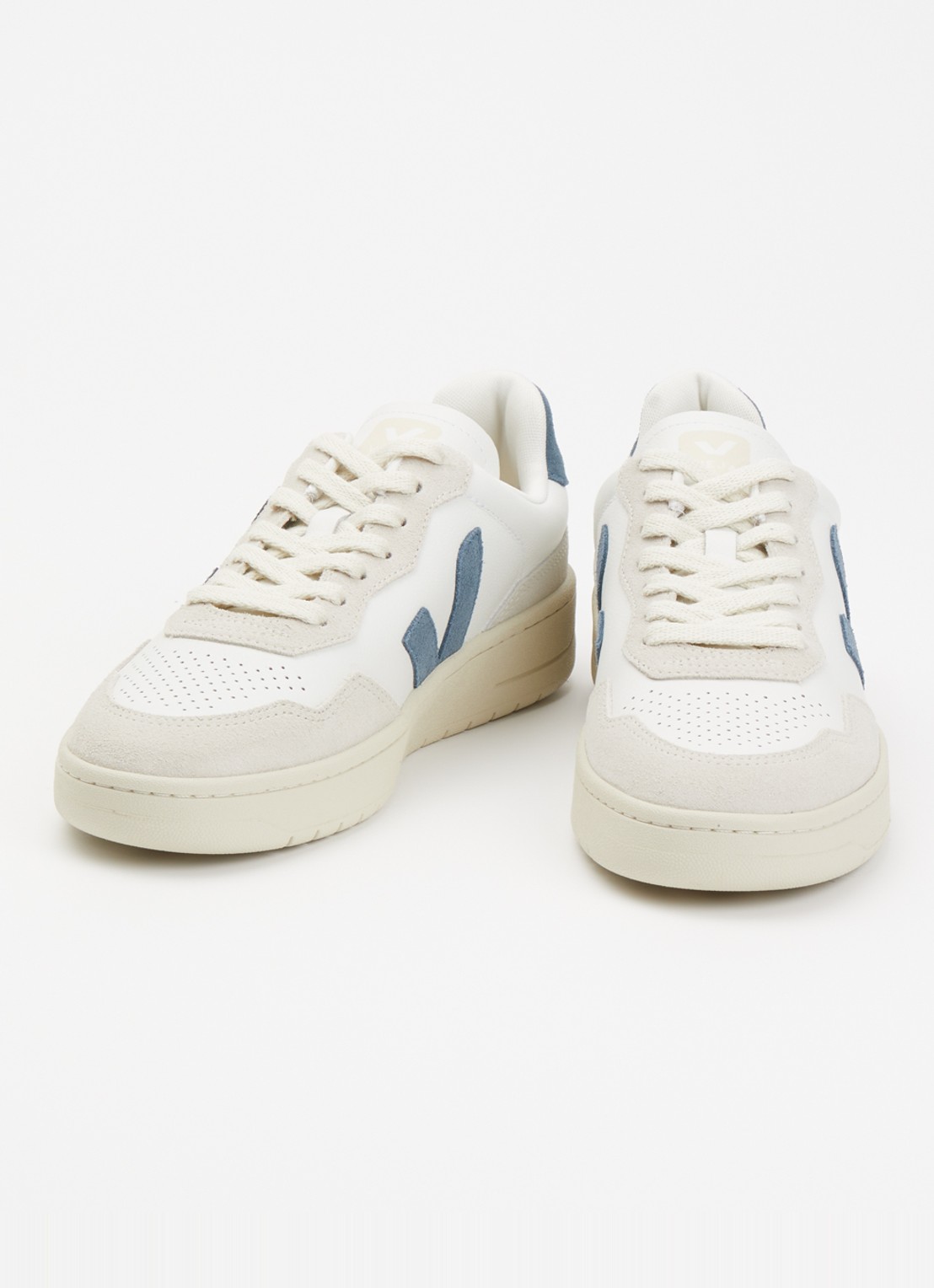 Veja V-90 sneaker van leer met logo - detail indigo