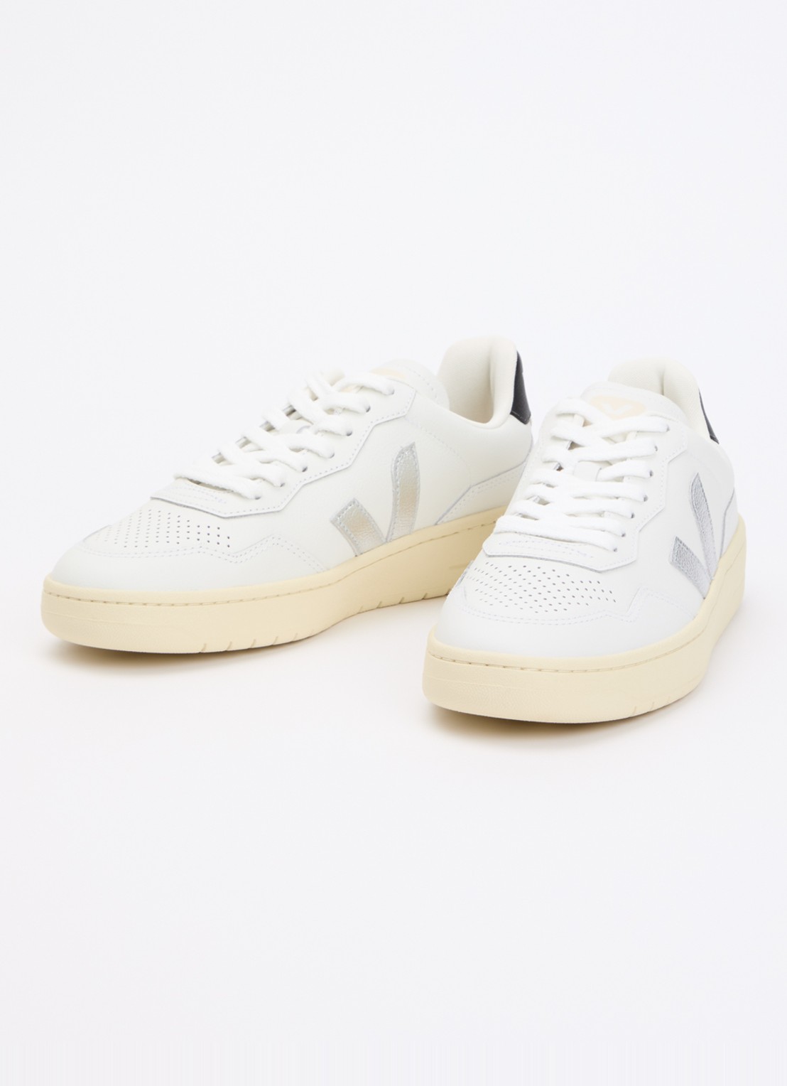 Veja V-90 sneaker van leer met logo - detail wit