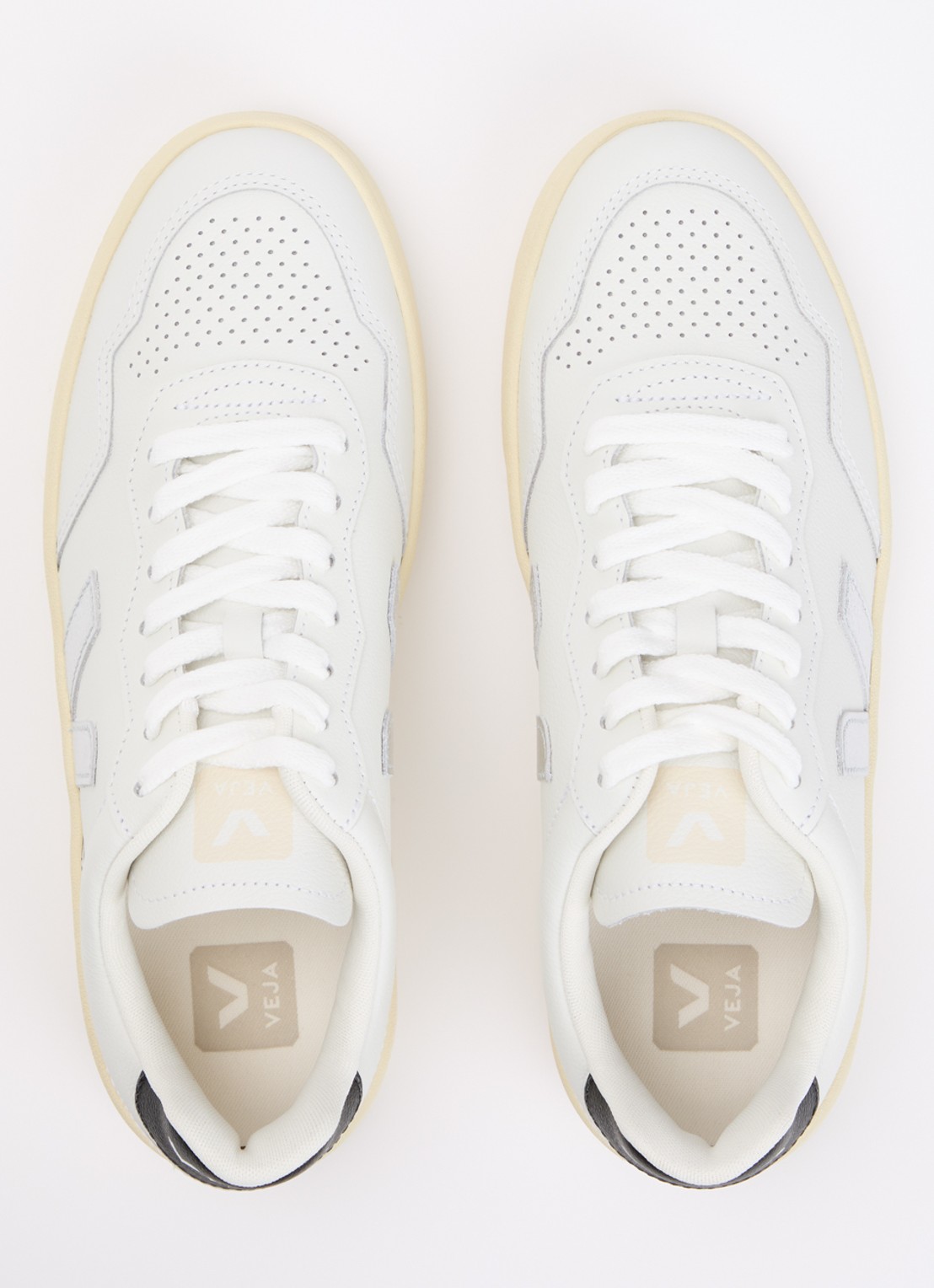 Veja V-90 sneaker van leer met logo - detail 2 wit