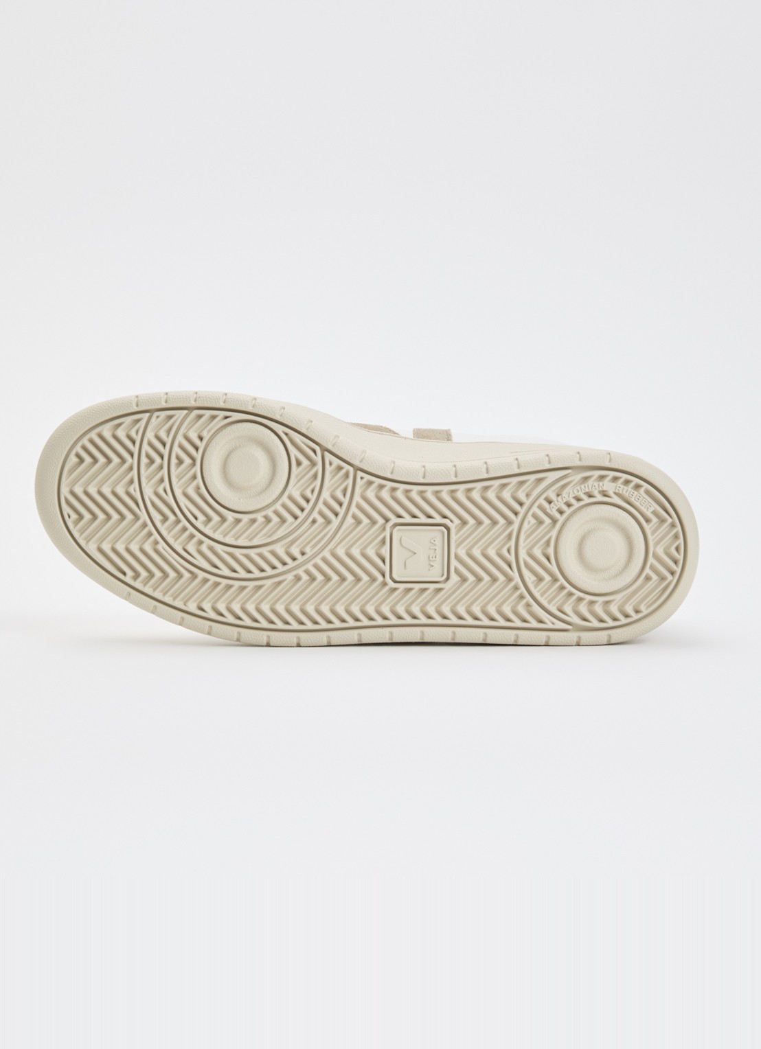 Veja V-90 sneaker van leer met suède details - detail 4 beige