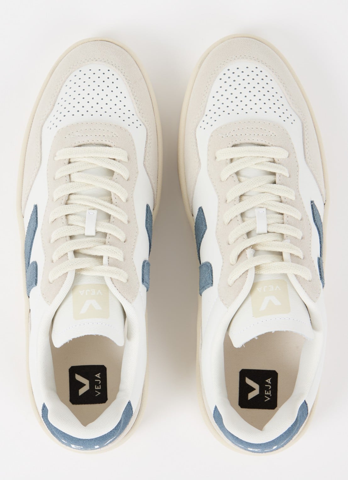 Veja V-90 sneaker van leer met suède details - detail 4 wit